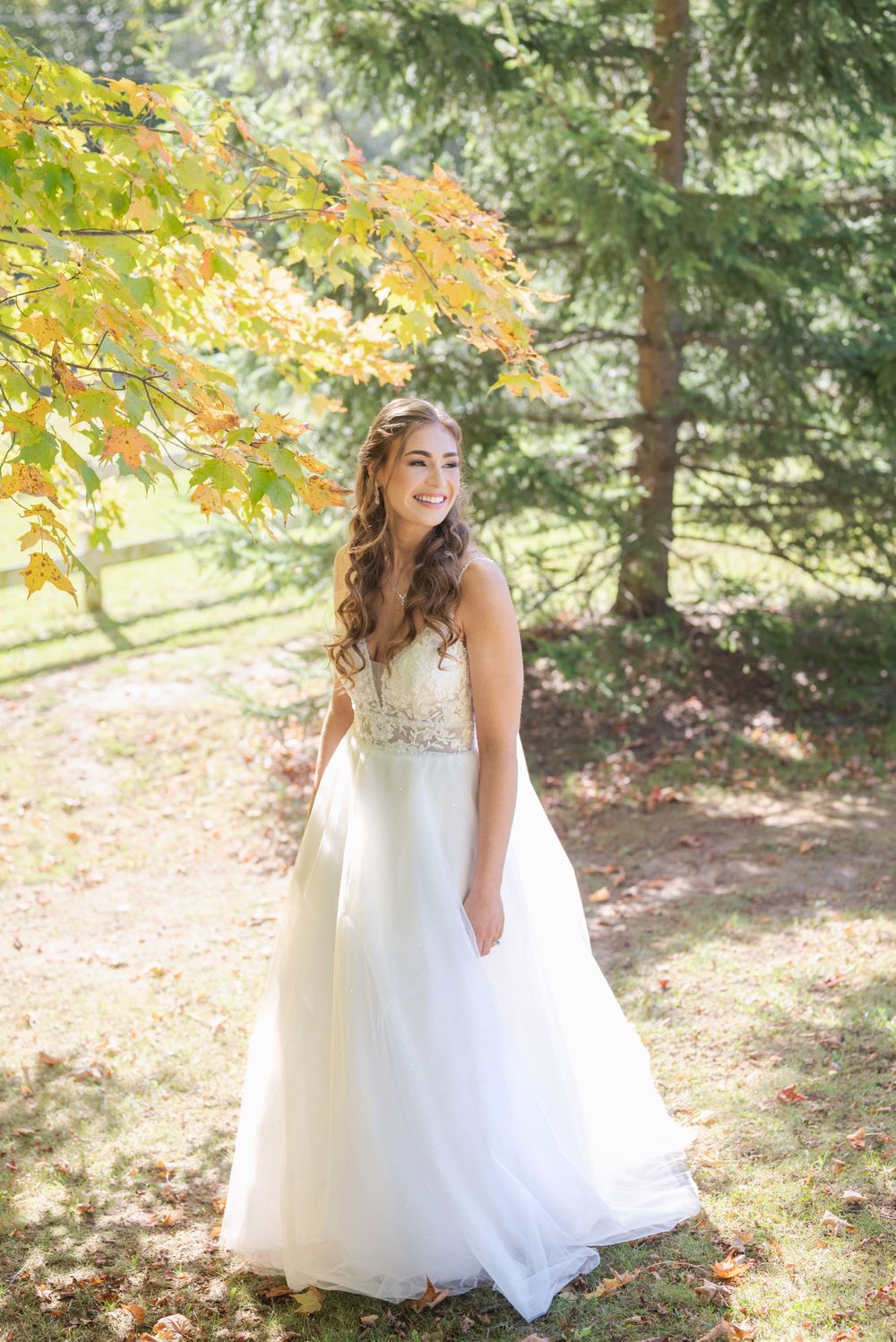 A beautiful fall wedding at Trillium Trails in Oshawa, wedding photographer in Oshawa, Ontario.