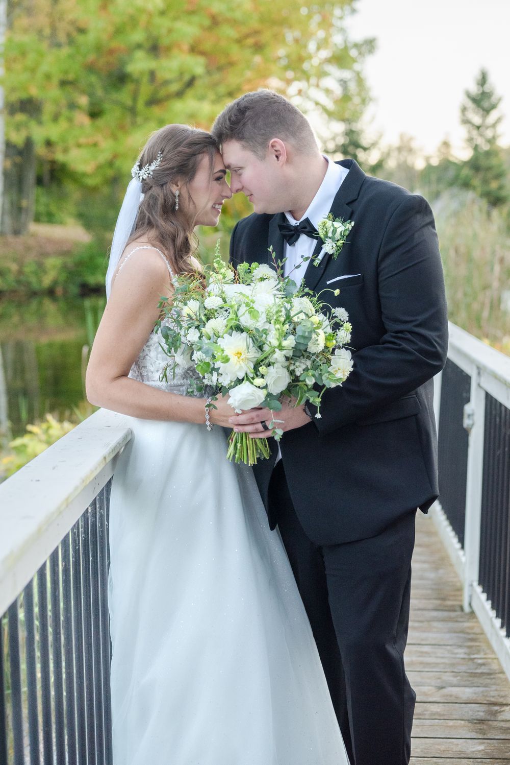 A beautiful fall wedding at Trillium Trails in Oshawa, wedding photographer in Oshawa, Ontario.