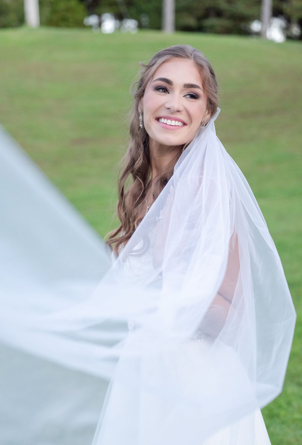 A beautiful fall wedding at Trillium Trails in Oshawa, wedding photographer in Oshawa, Ontario.