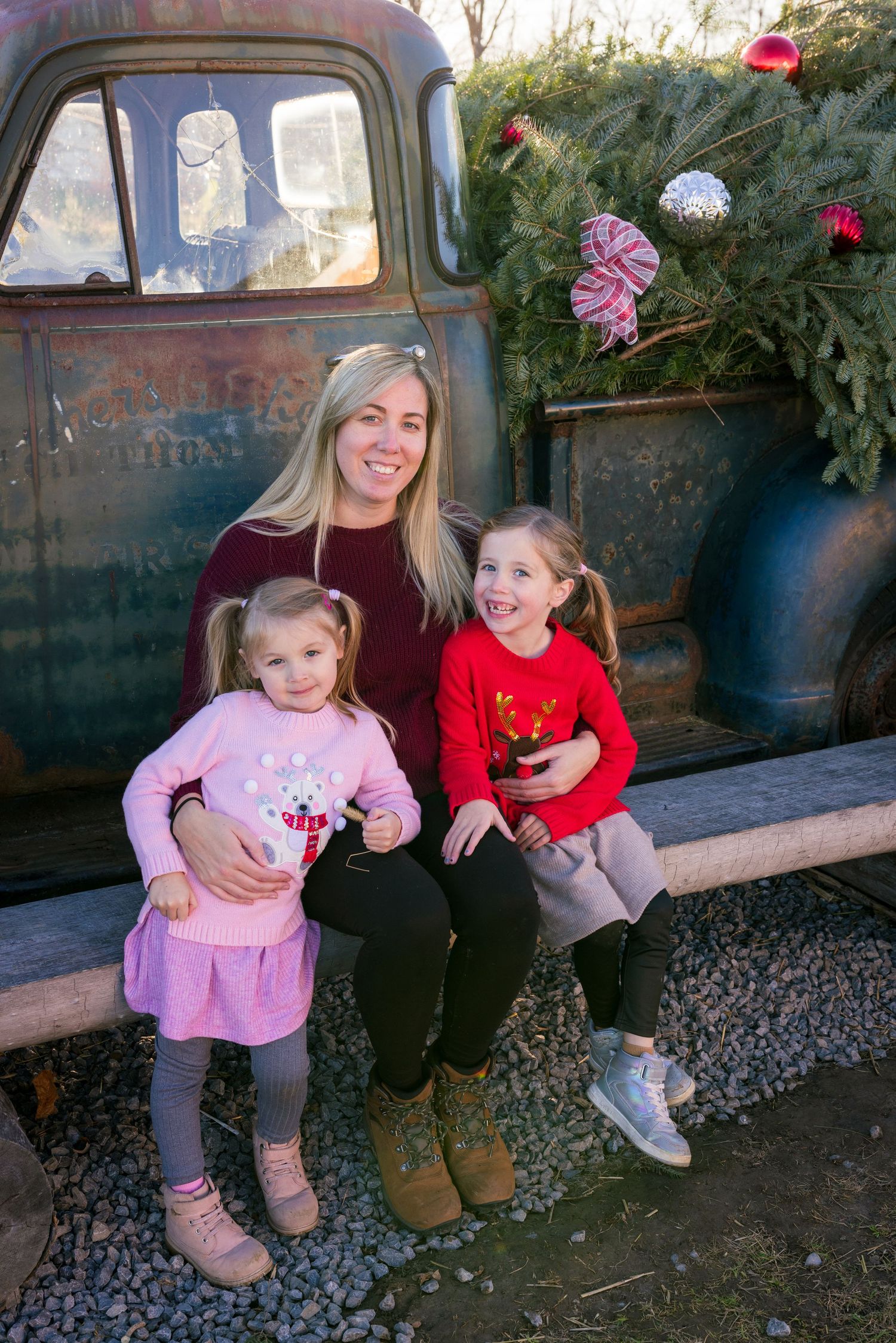 Cedar Hill Christmas Tree Farm Old Truck | Ottawa Photographer | Tim Gowling Photography