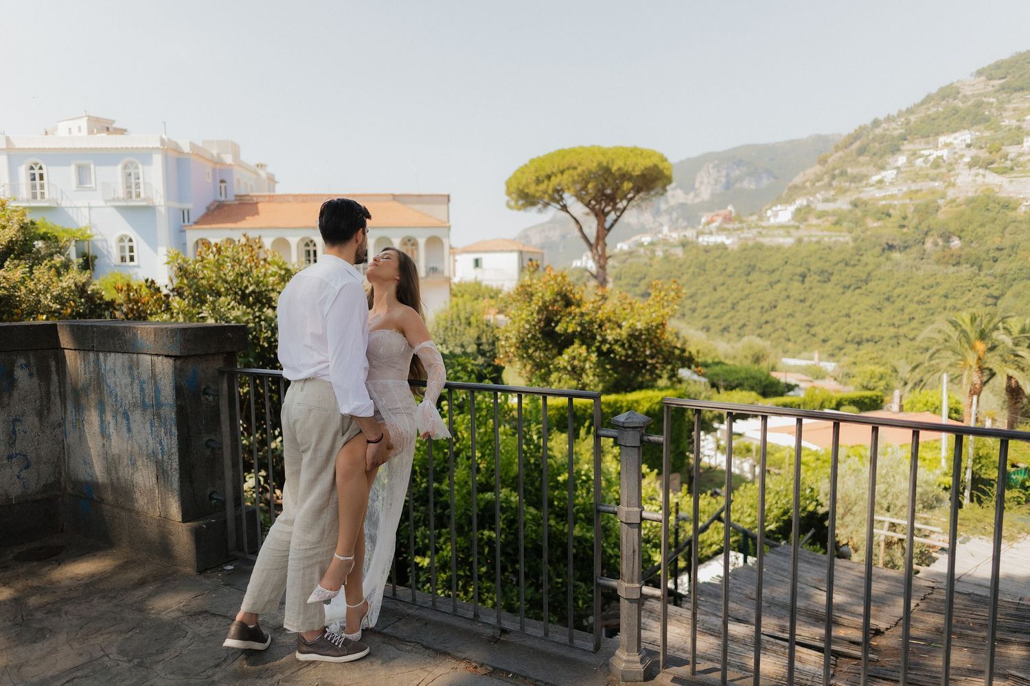 Amalfi Coast Wedding Photographer with an authentic and elegant approach. Let's create wonderful images together!