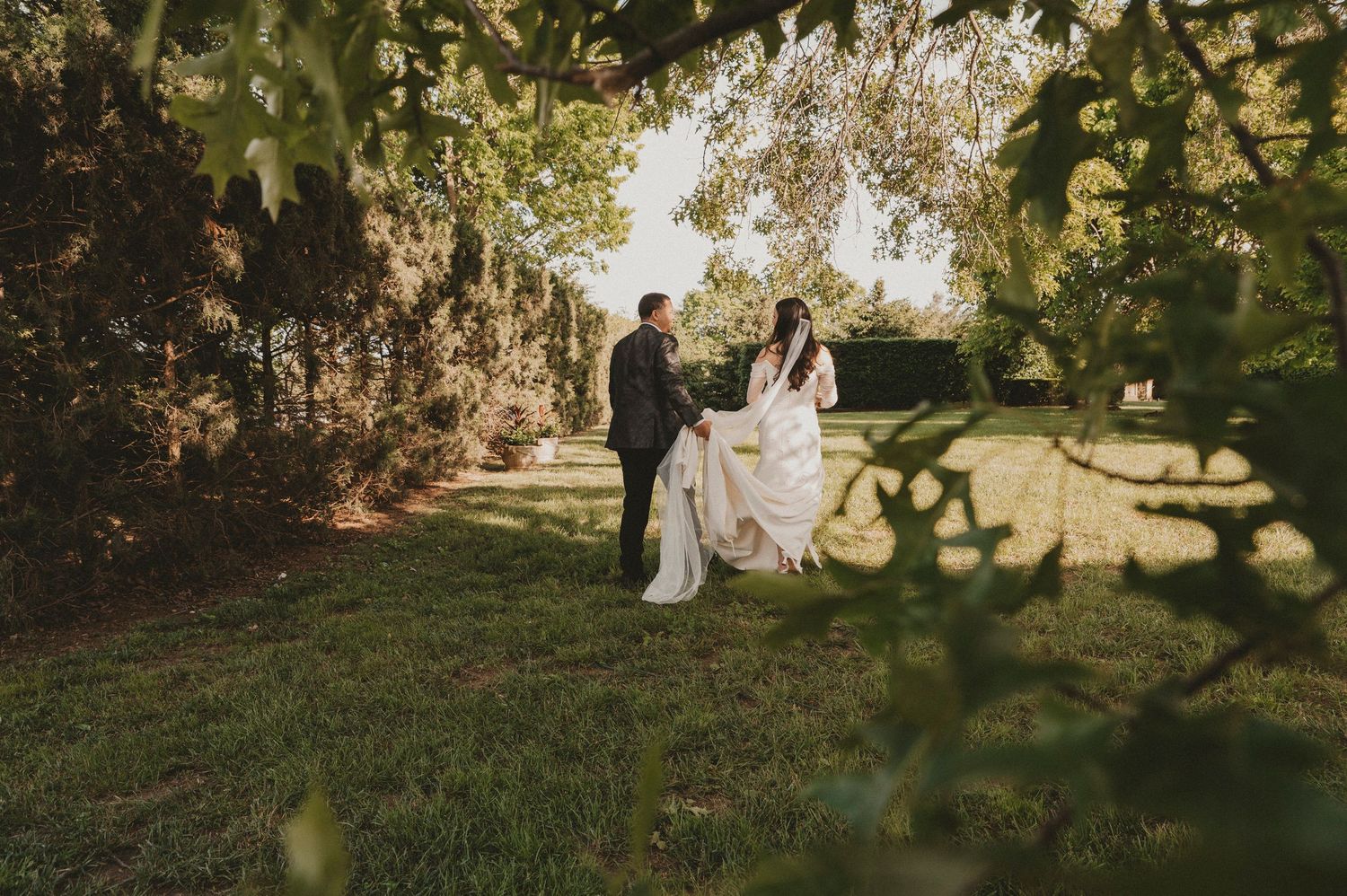 Anna and Blake Lexington KY wedding photography – fine art portrait