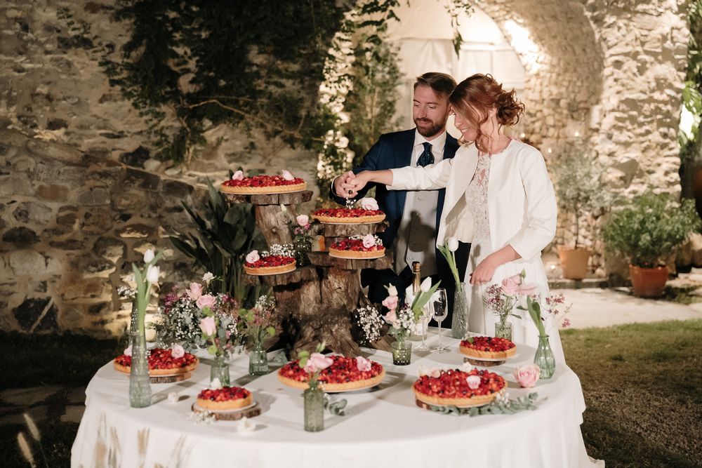 il taglio della torta degli sposi alla locanda del cavaliere, torta di i pasticci di nina