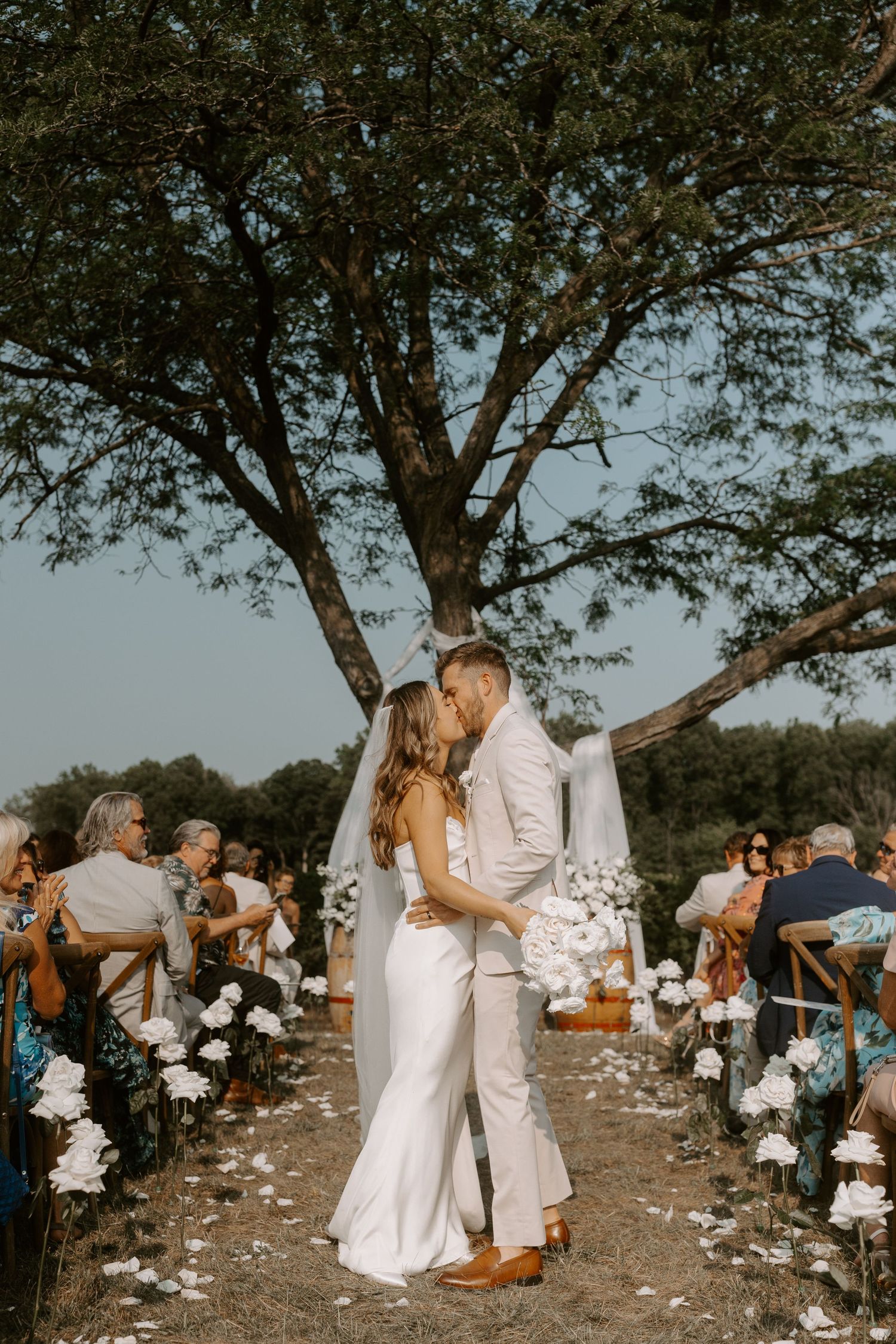 Wedding photography for a romantic wedding in Niagara on the lake at the Hare Winery