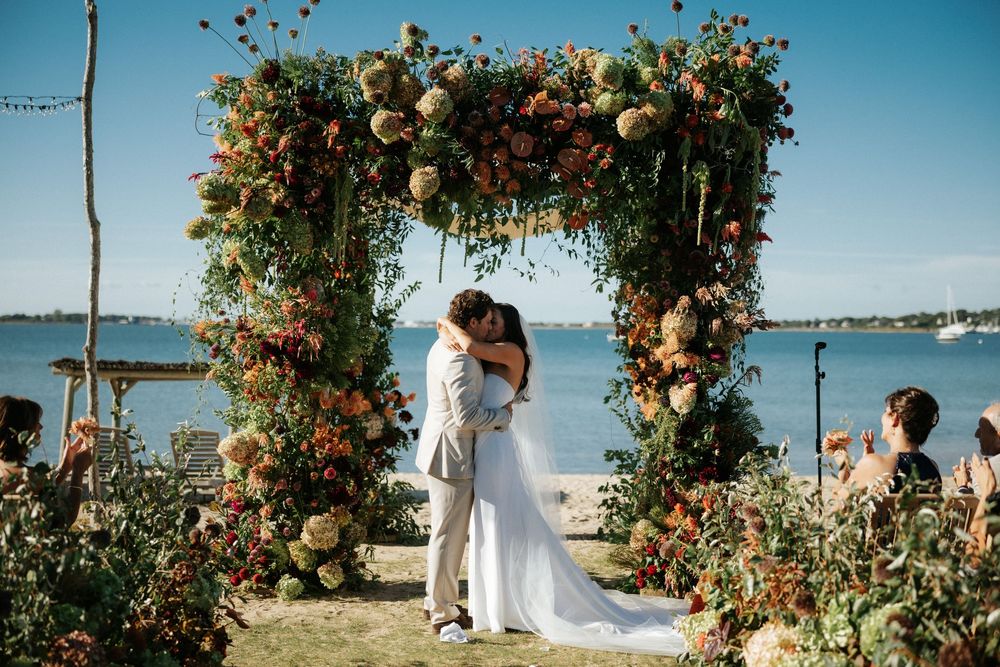 Newlyweds first kiss at The Crow's Nest wedding