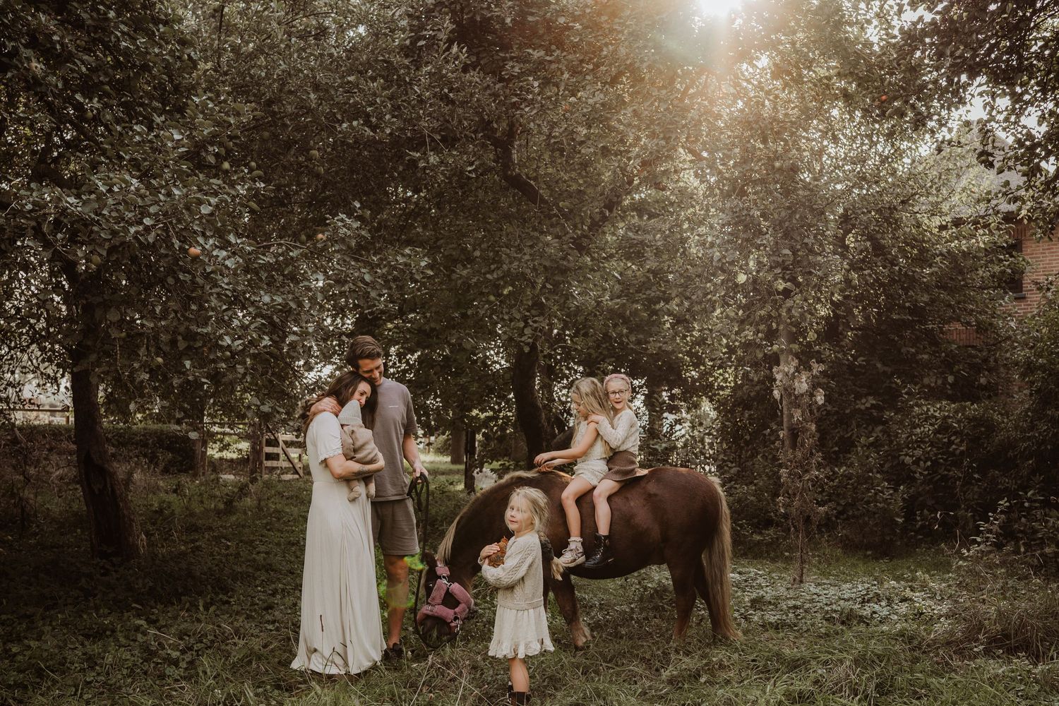 Fotograaf Brabant Oss Den Bosch Uden fotografie ouders mama momlife Sis&So gezinsshoot verhaal dayinthelife gezinsfotograaf