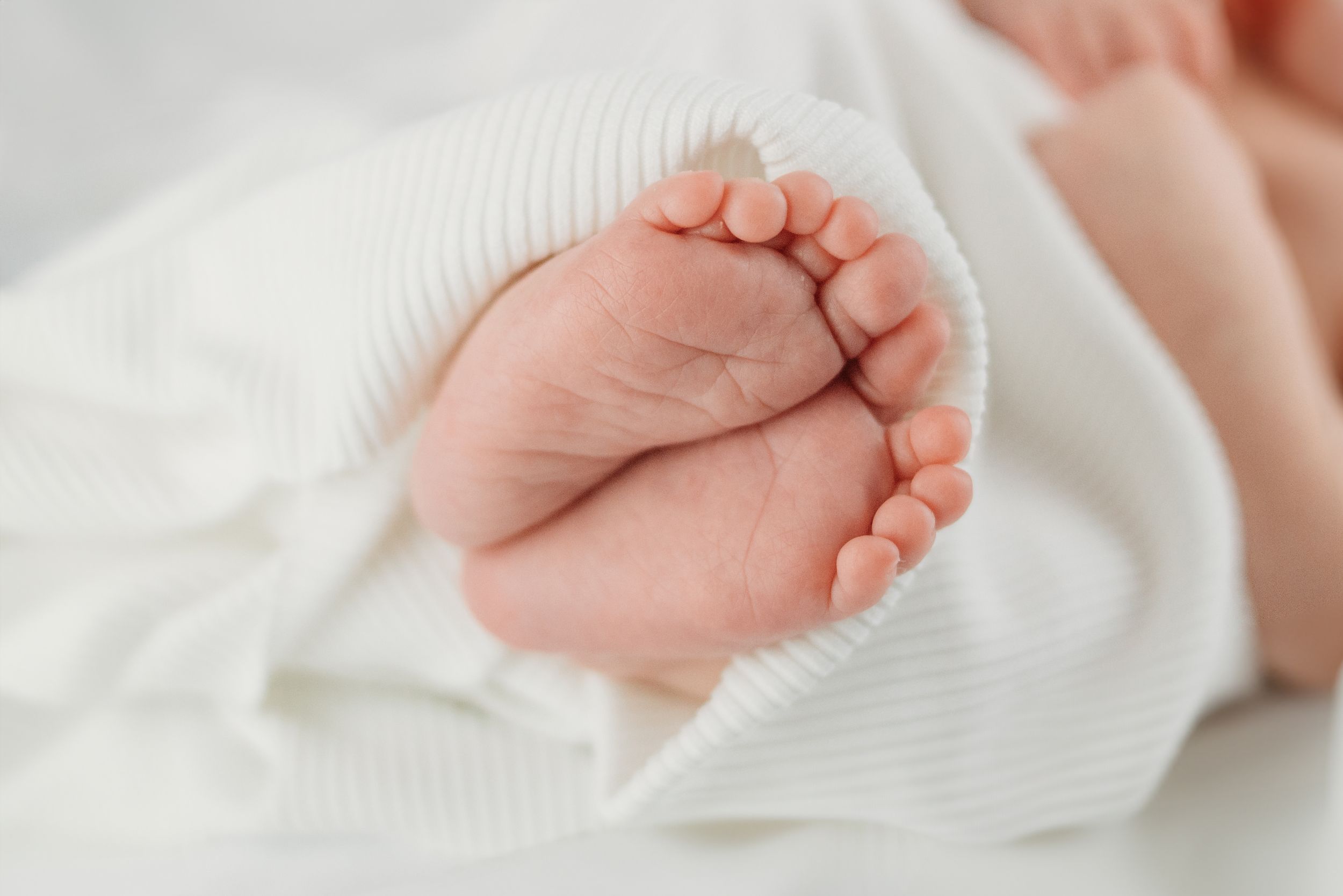 Amy Gray Photography | Newborn, Cake smash, Headshots, Couple, Children, maternity & Family Photographer in Ayr and Girvan