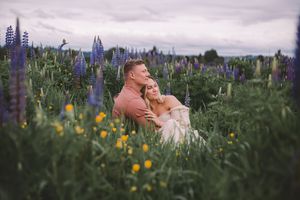 Lupine Wildflower field photography session in Tacoma Washington Spring couples photographer