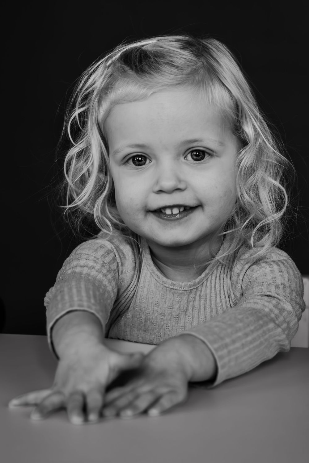 Kinder portret Delft zwart-wit