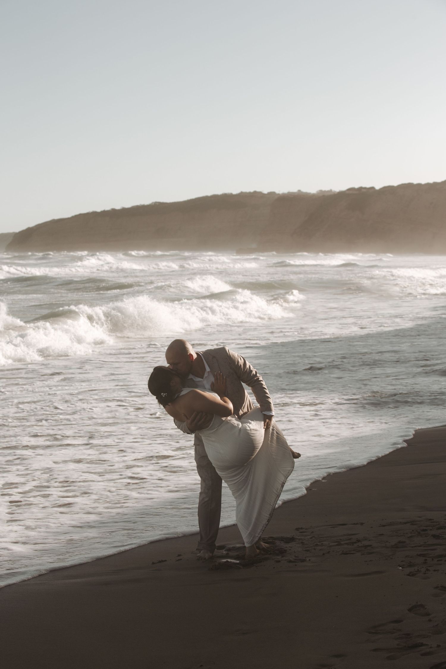 Beach engagement photography, Melbourne engagement photographer, coastal couple portraits, romantic beach photoshoot, ocean views