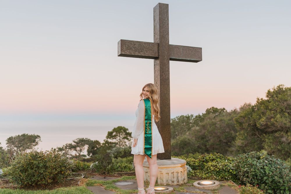 PLNU Point Loma Nazarene University, San Diego Graduation Photos, Grad Photos, Golden Graduates, Anna Romani Photography, Sunset Cliffs