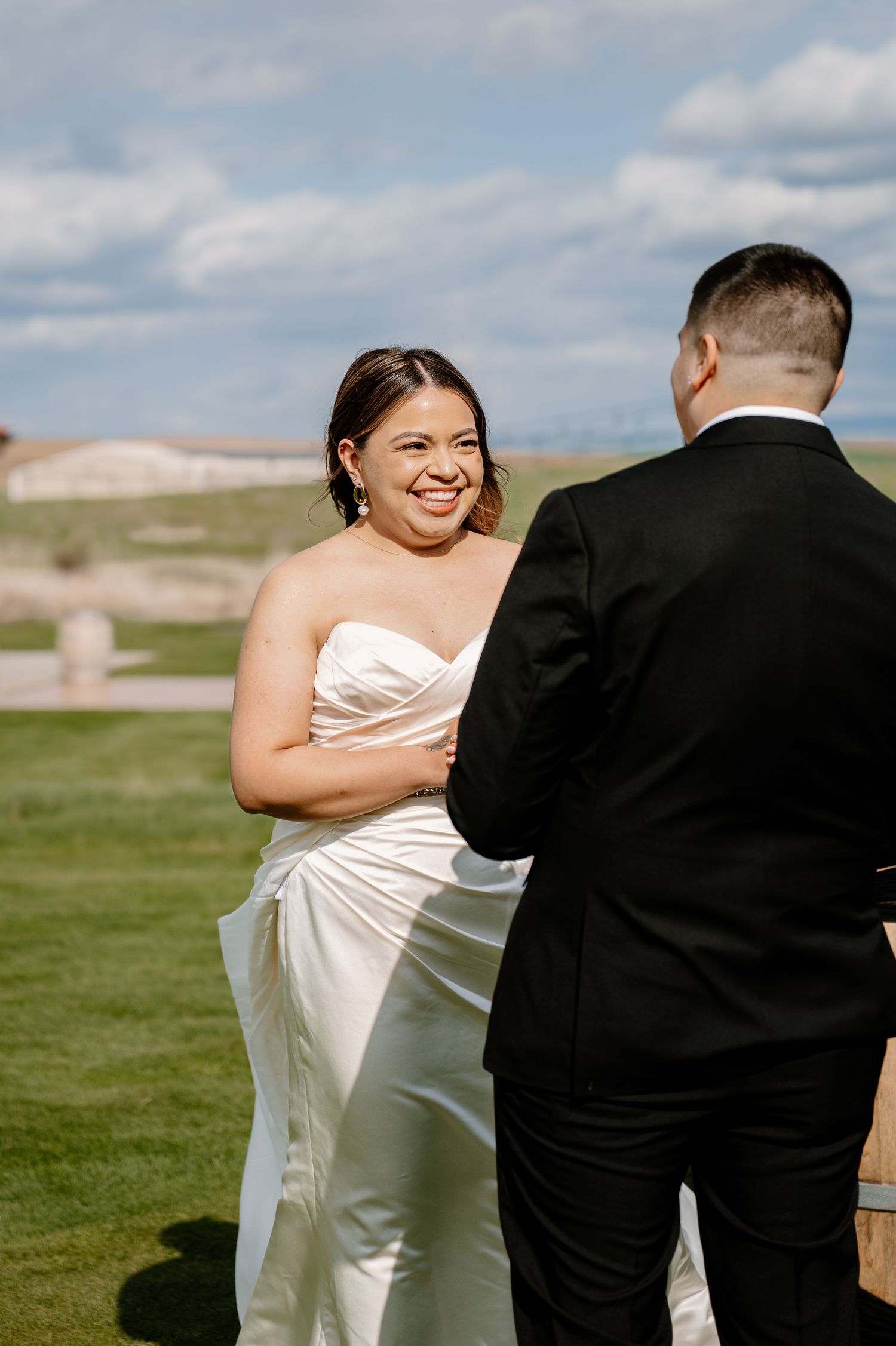 Wine Valley Golf Club wedding ceremony in the spring