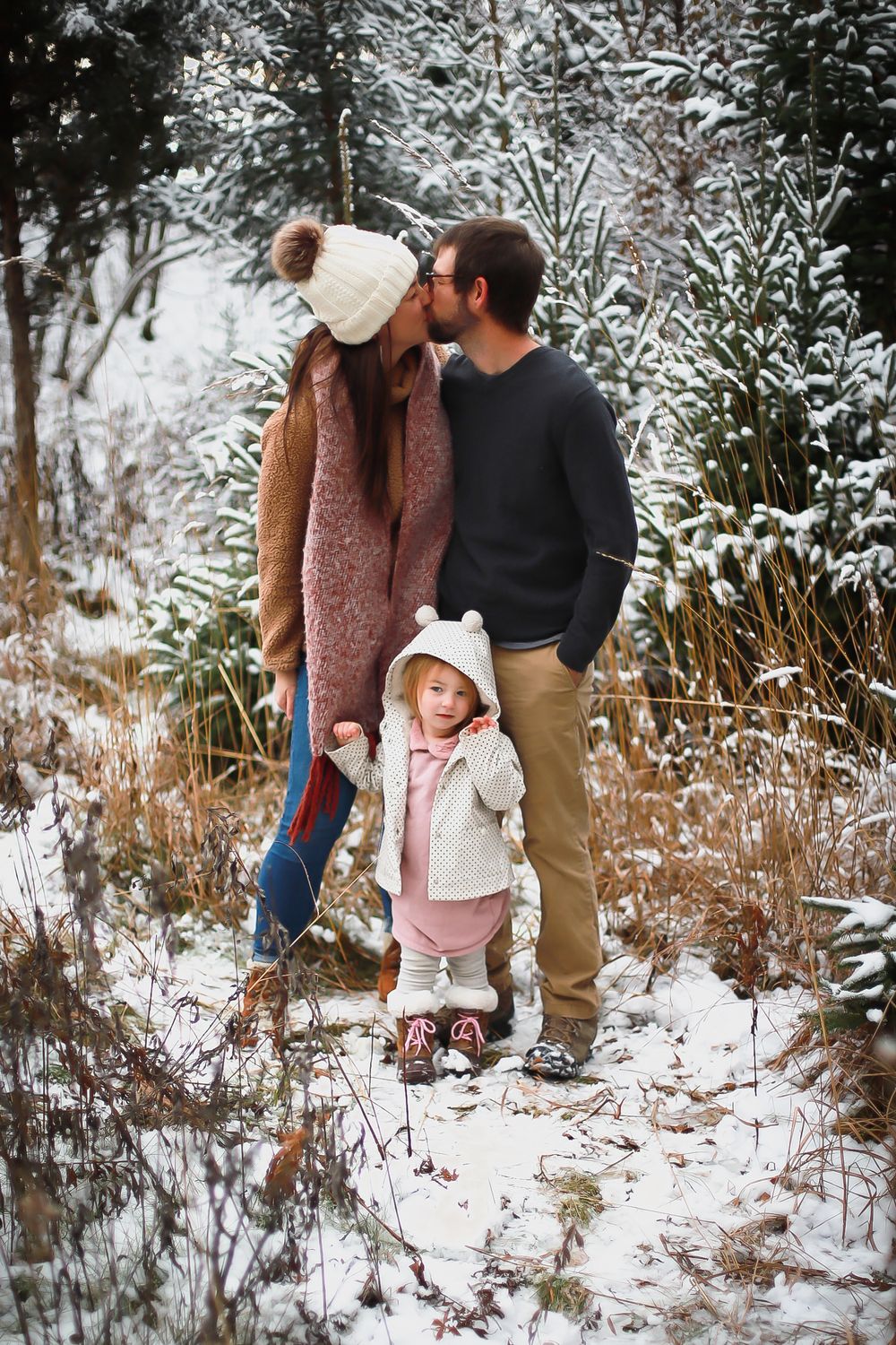 Family Portrait
Professional Photographer Janesville Wisconsin
outdoors
natural light photography