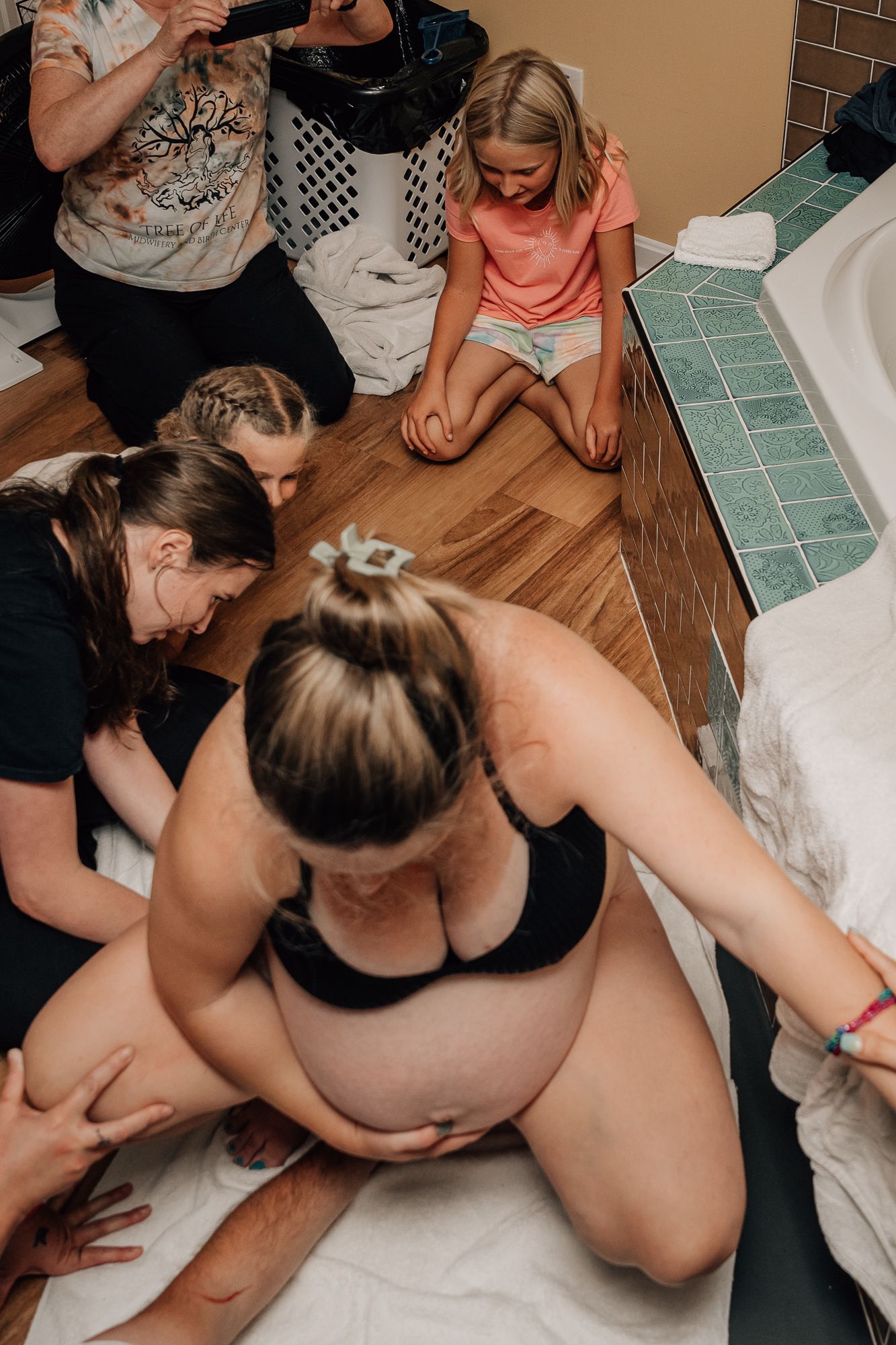doula and birth photographer near me in northern Virginia