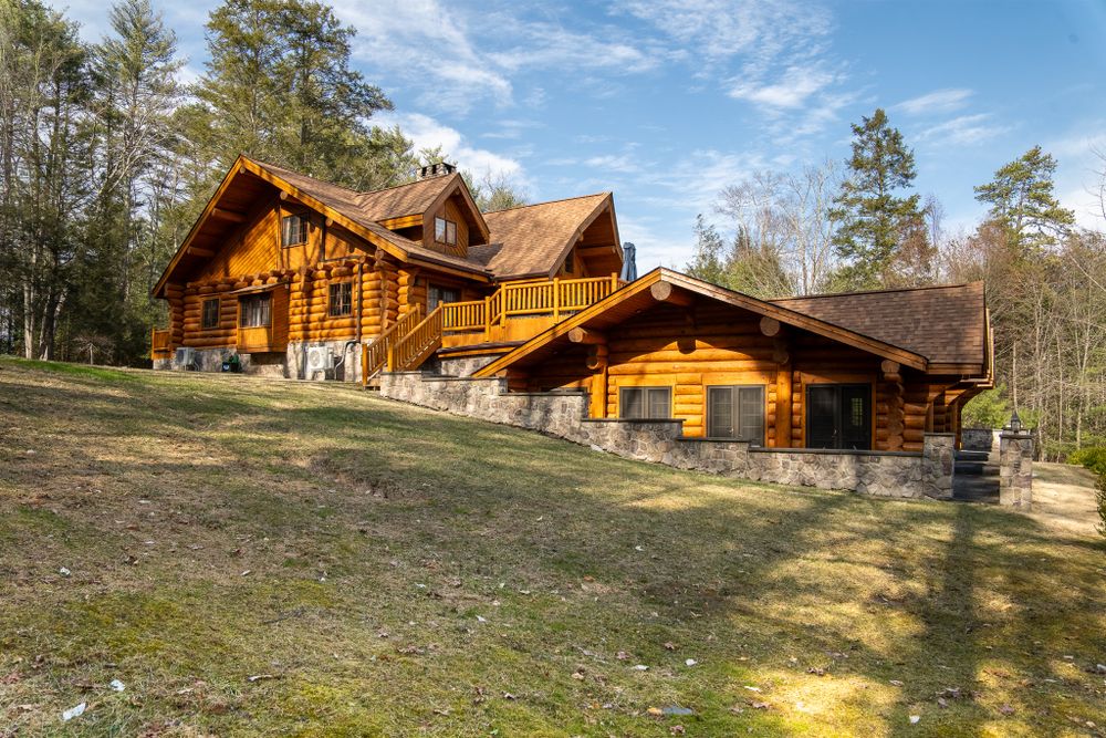 "SmithNYPhoto captures your property with crisp interior, exterior, and detail shots. Highlight every space. Book today!"