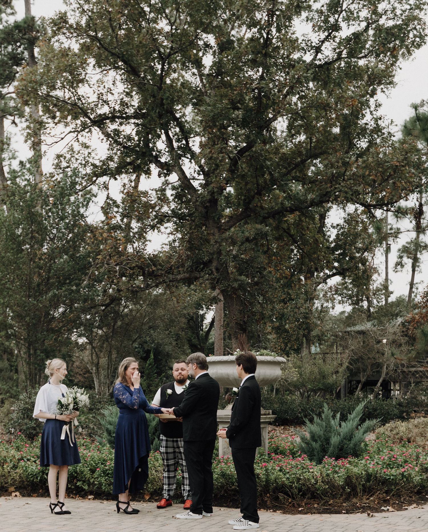 elopement in the gardens, intimate wedding photography, elopement photography