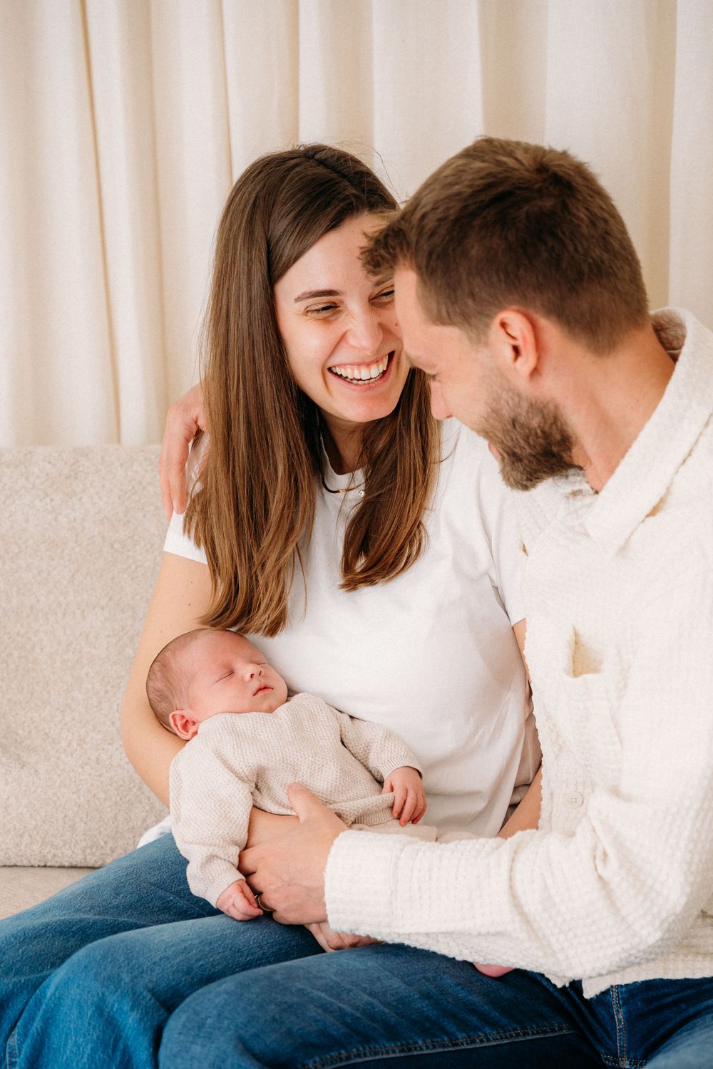 Newbornfotoshoot in daglichtstudio Edegem