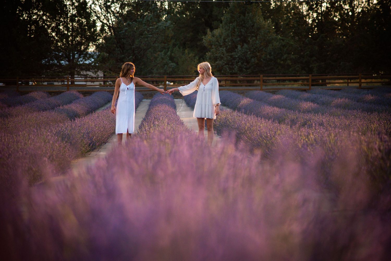 Senior Portrait Photographer, Senior Picture Photographer, Bend Oregon, Central Oregon, Sunriver Oregon, Redmond Oregon.