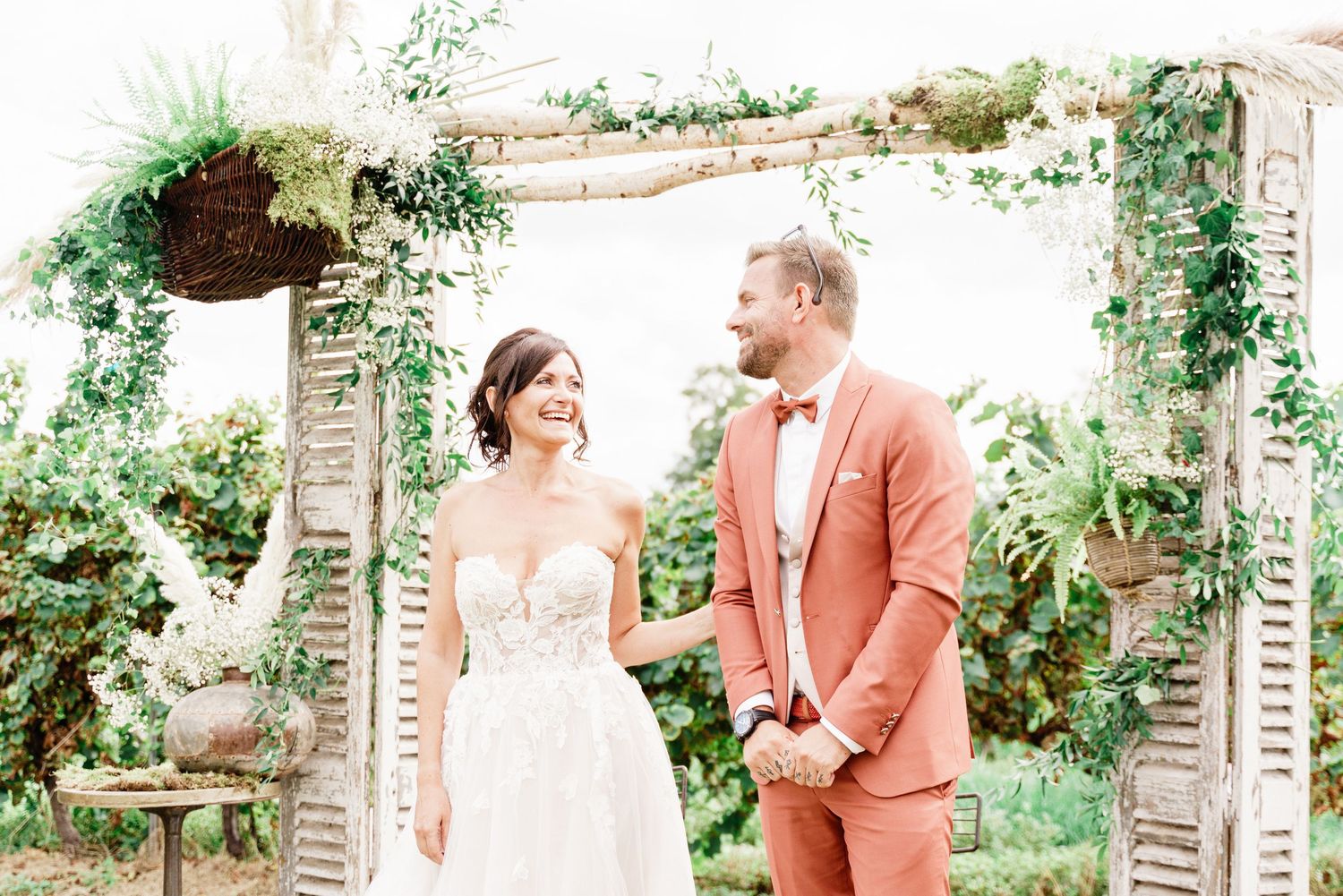 Timeless fine art couple portrait of Anne-Sophie and Thomas, photographed by Cahors wedding photographer in the Lot region