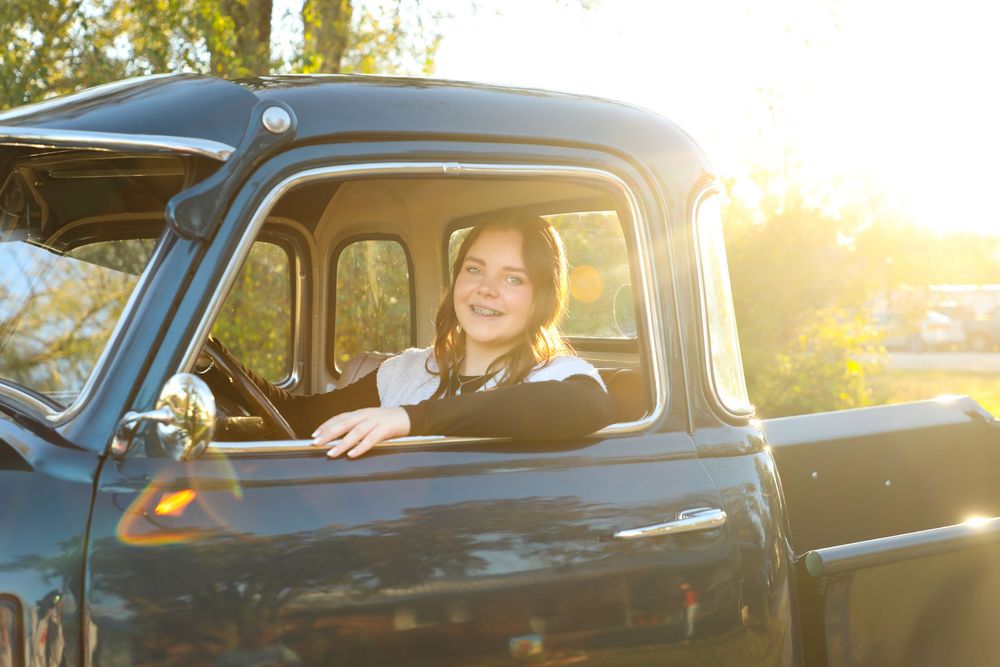 senior girl photo vintage truck