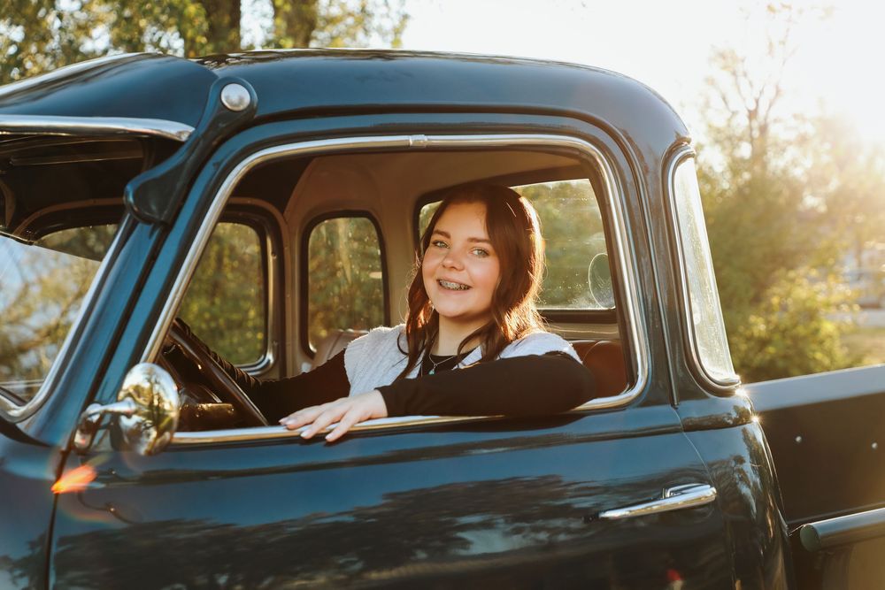 senior girl photo vintage truck