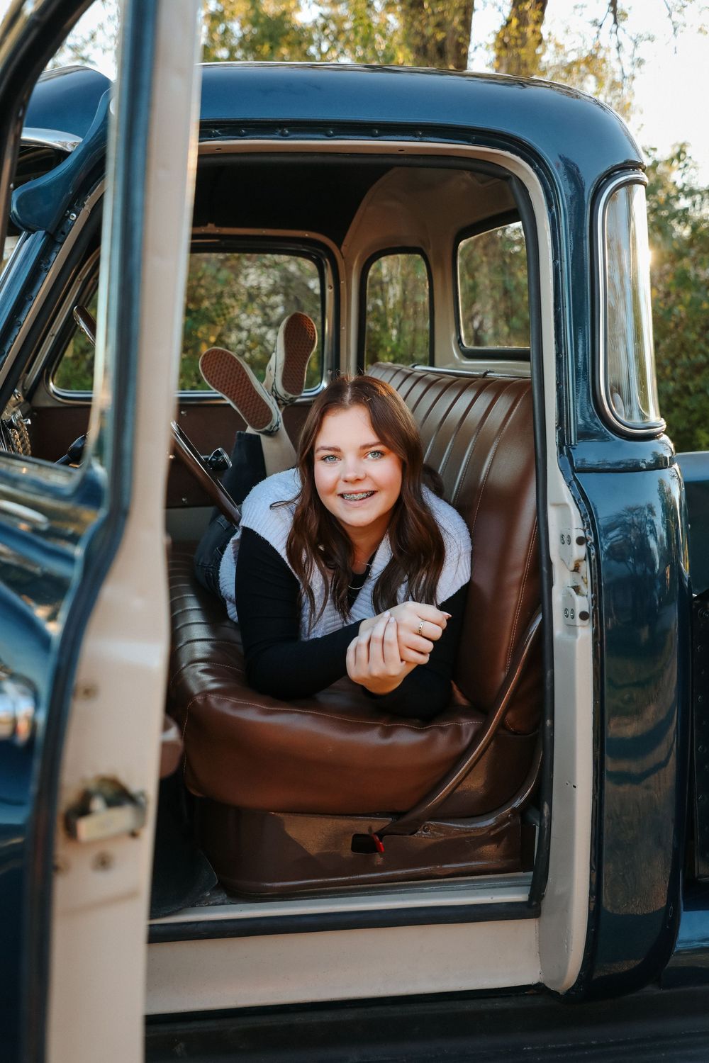 senior girl photo vintage truck