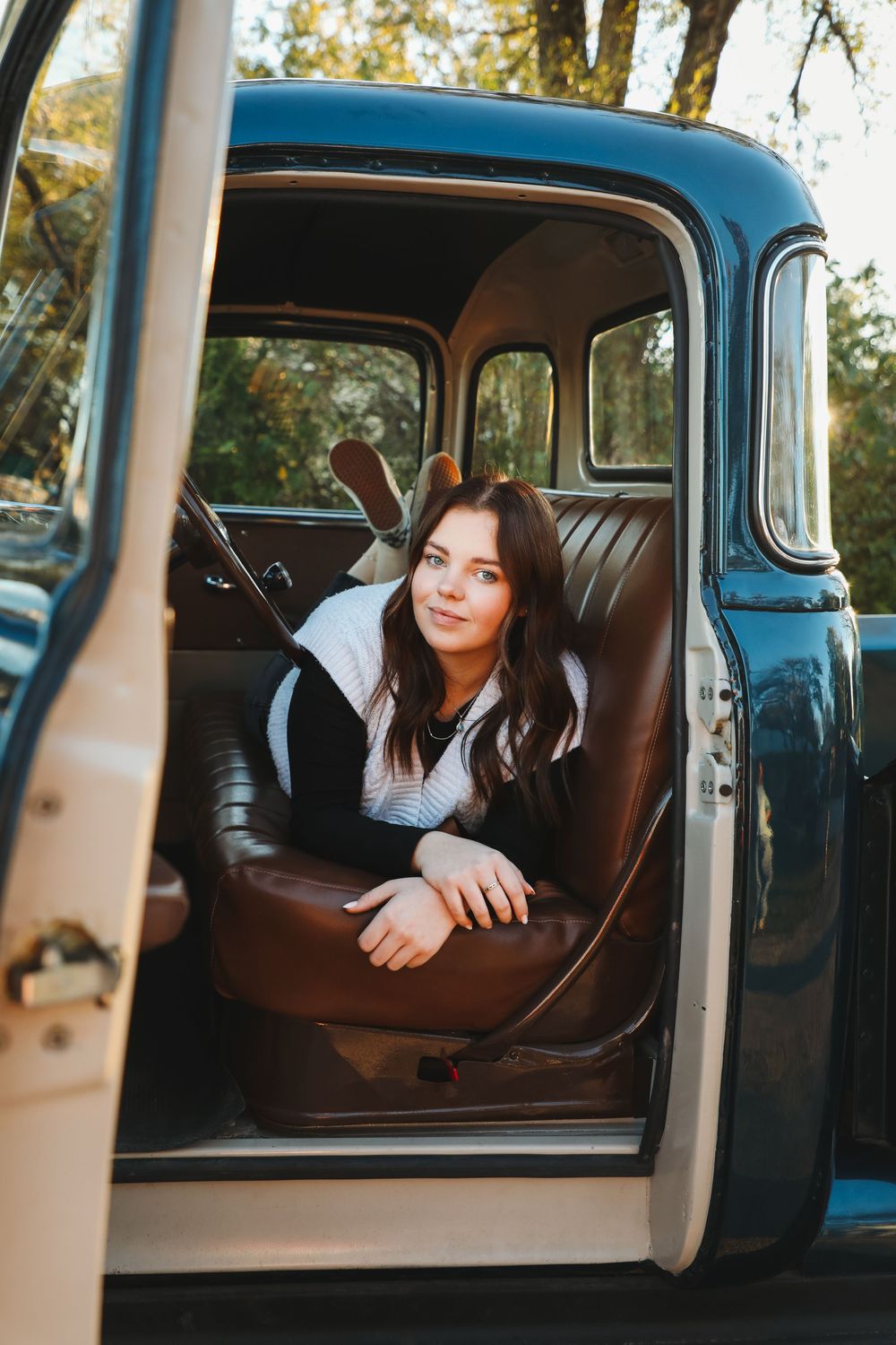 senior girl photo vintage truck
