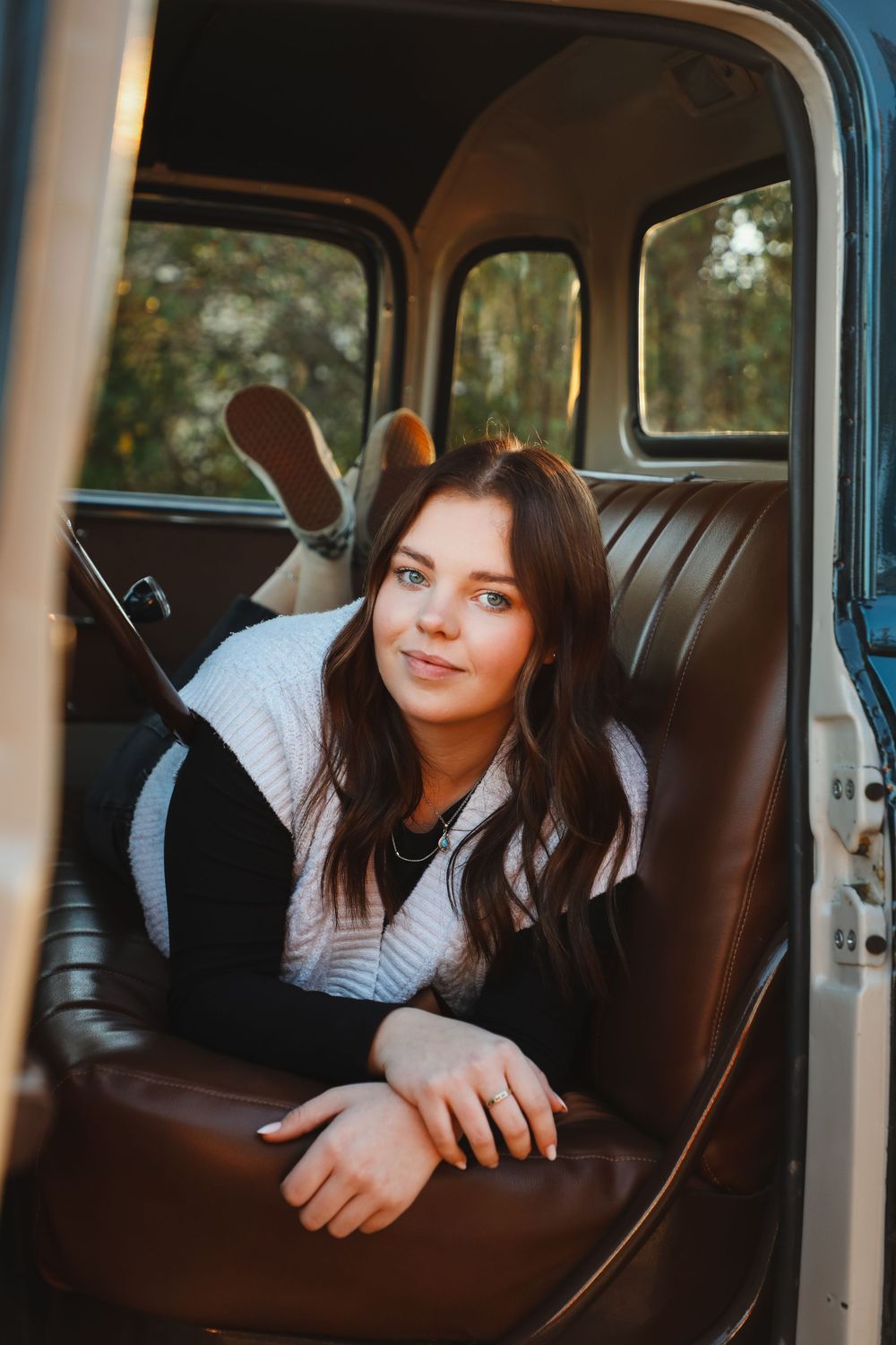senior girl photo vintage truck