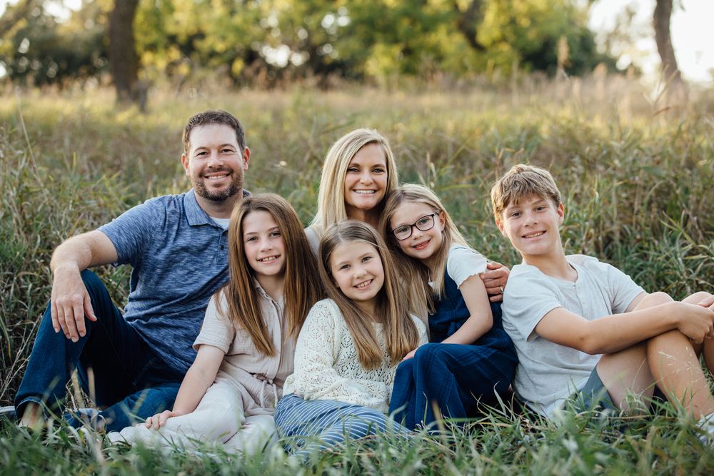 Sioux Falls Family Portraits, photographer Sioux Falls, South Dakota families, Family portraits outdoor session Sioux Falls, SD, Minnesota