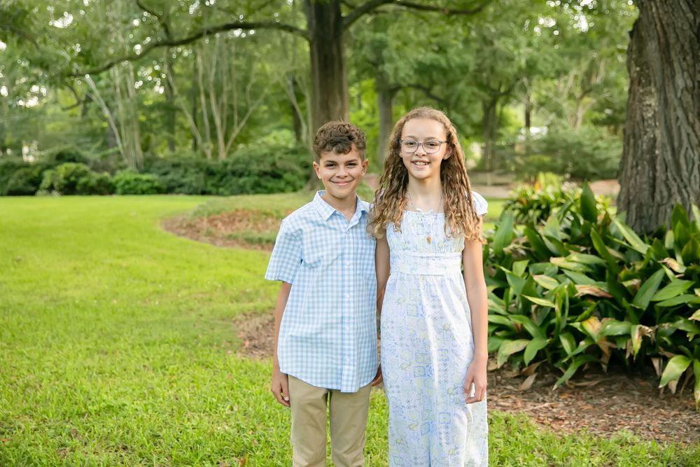 Extended family session taken at Cohn Arboretum in Central City, just outside of Baton Rouge.