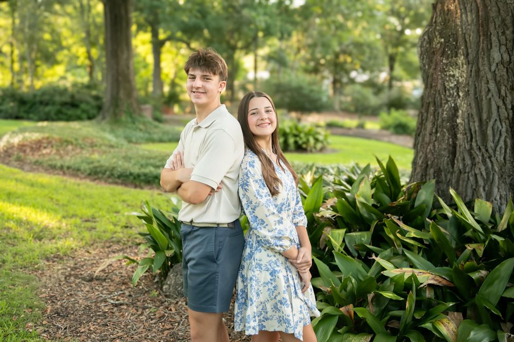 Extended family session taken at Cohn Arboretum in Central City, just outside of Baton Rouge.