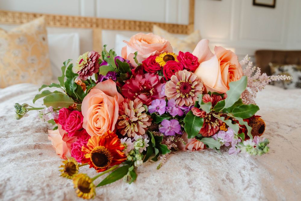 Syrencot House wedding venue Wiltshire Georgian manor the bridal bouquet summer flowers