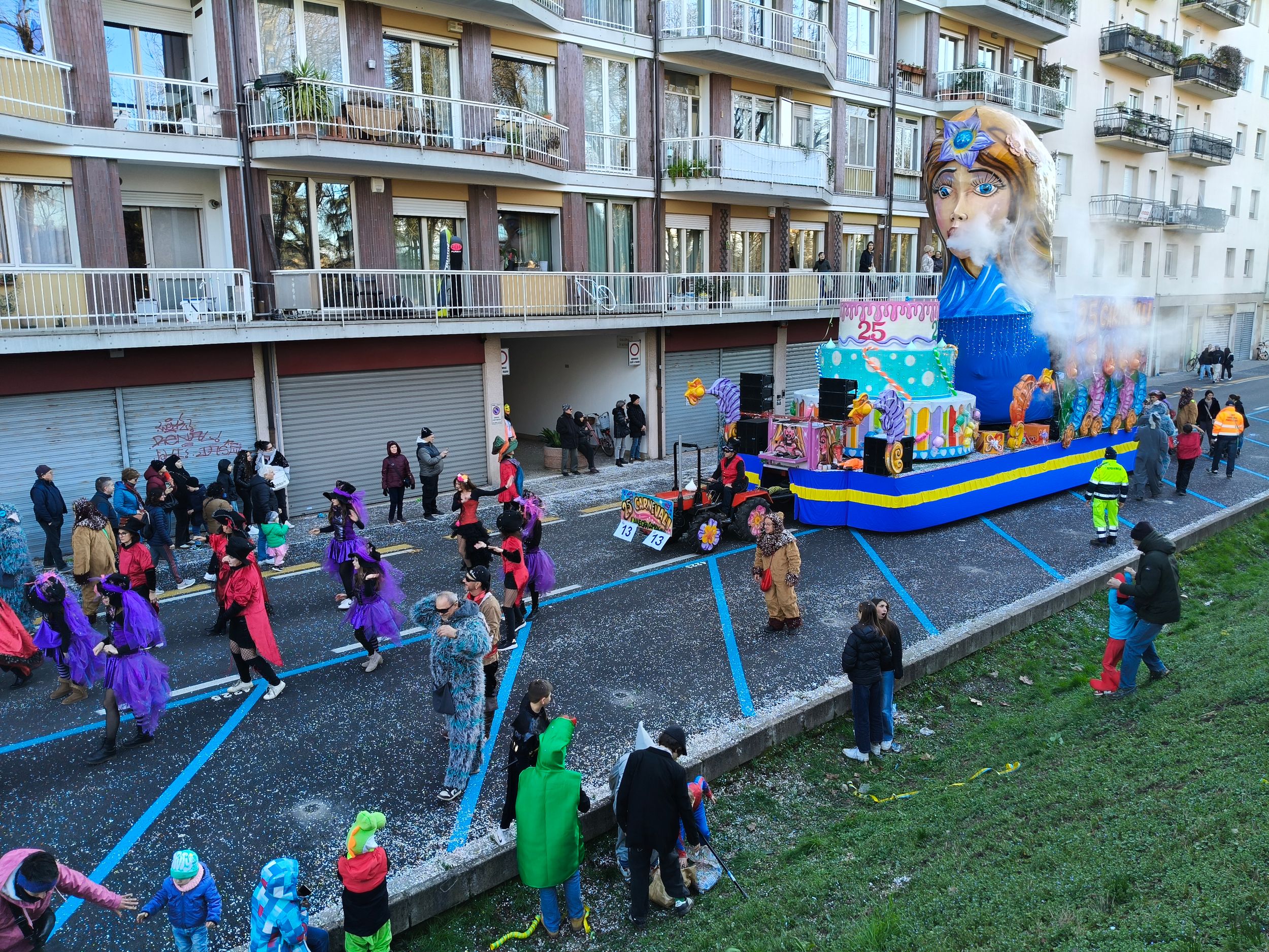 Treviso Carnival Parade 2026. The Allegra Compagnia di Porcellengo with the show “25 springs”.