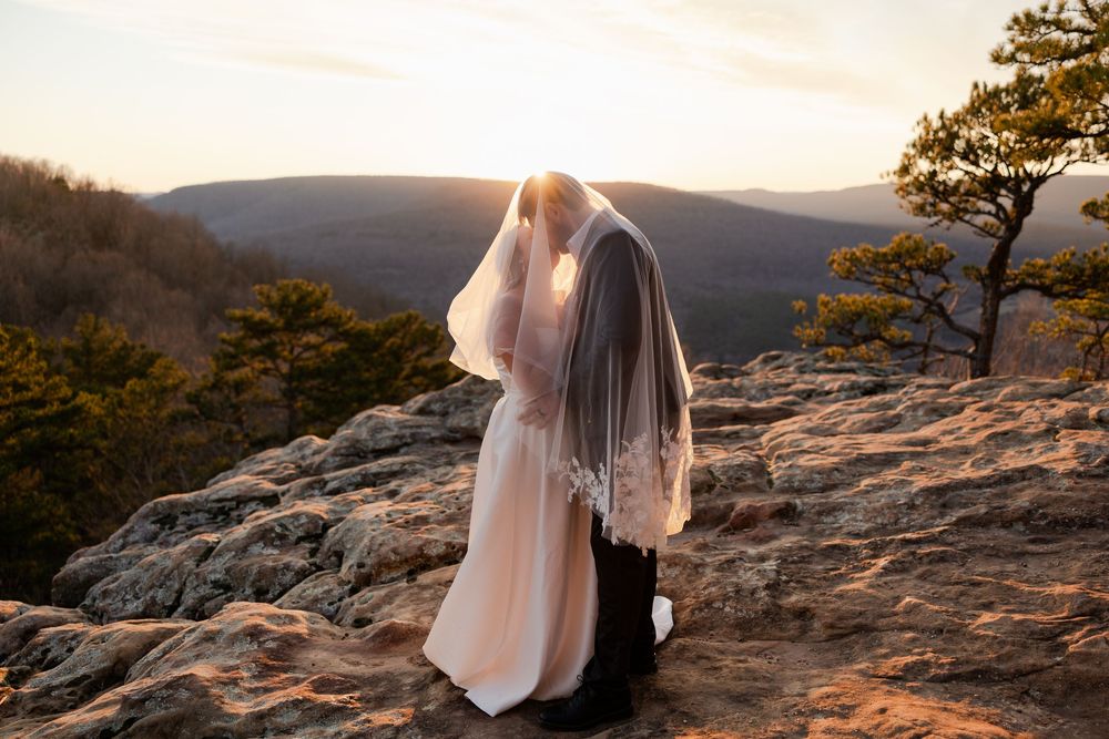 sunset ceremony arkansas elopement sams throne