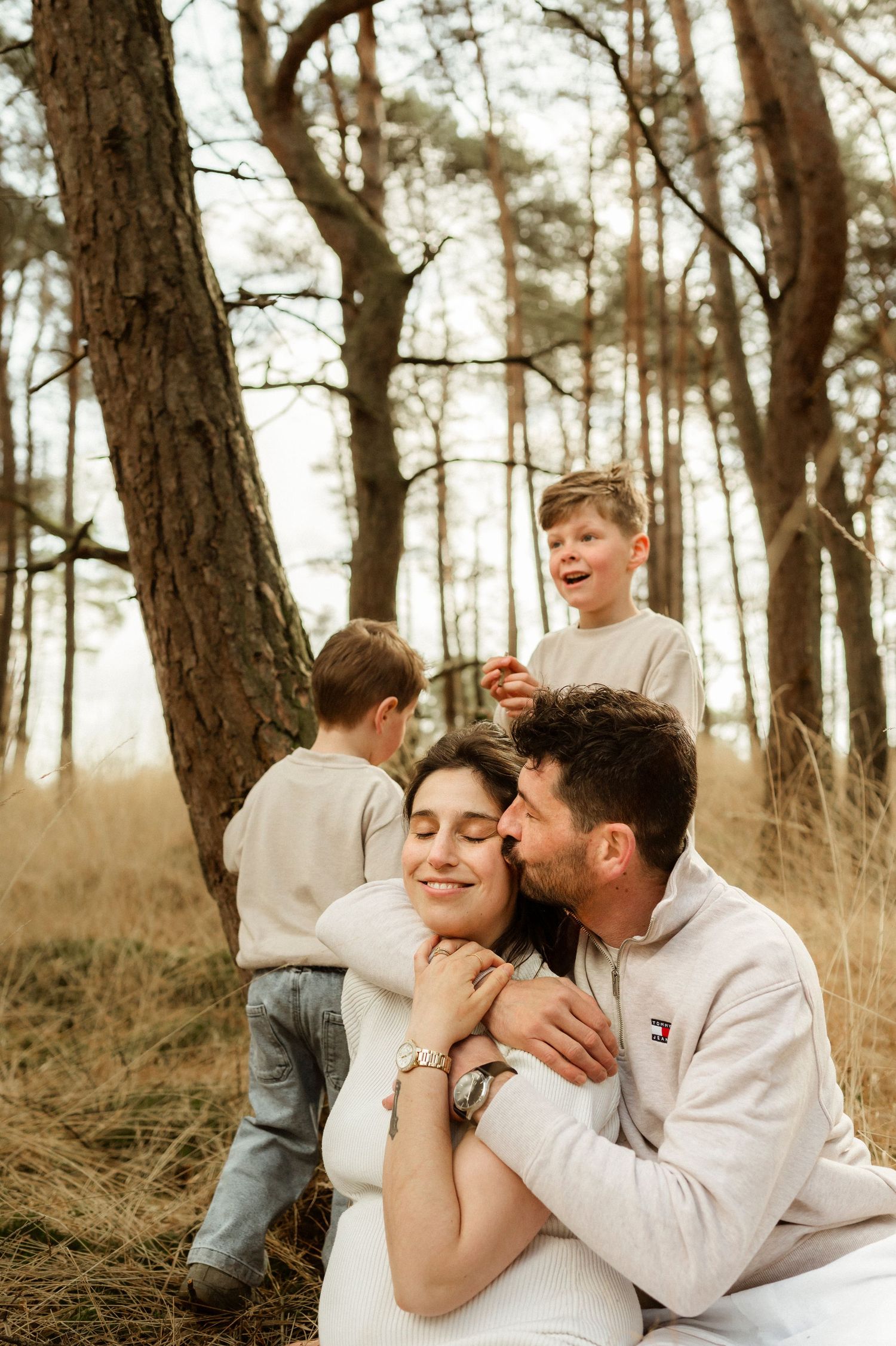 Warme gezinsshoot op locatie, spontane en warme fotoshoot Daphné Dozinel