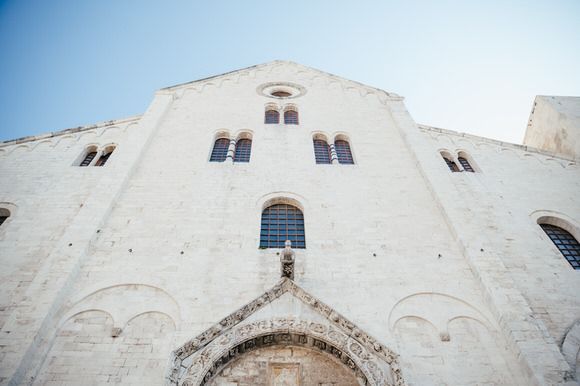Destination Wedding photographer, Puglia Wedding, tenuta pinto italien, Basilika San Nicola, Destination Wedding