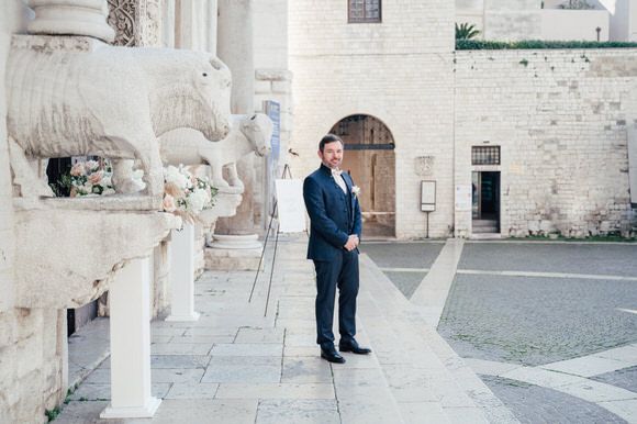 Destination Wedding photographer, Puglia Wedding, tenuta pinto italien, Basilika San Nicola, Destination Wedding