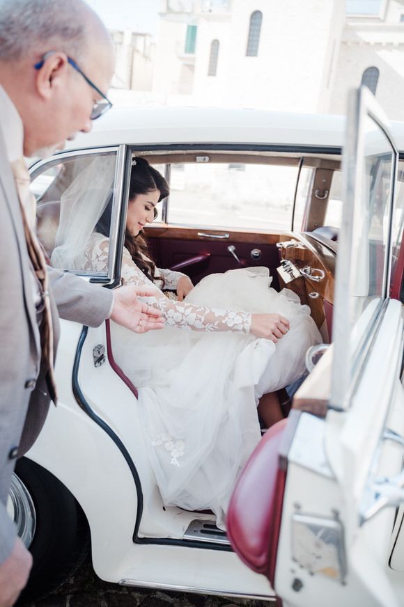 Destination Wedding photographer, Puglia Wedding, tenuta pinto italien, Basilika San Nicola, Destination Wedding