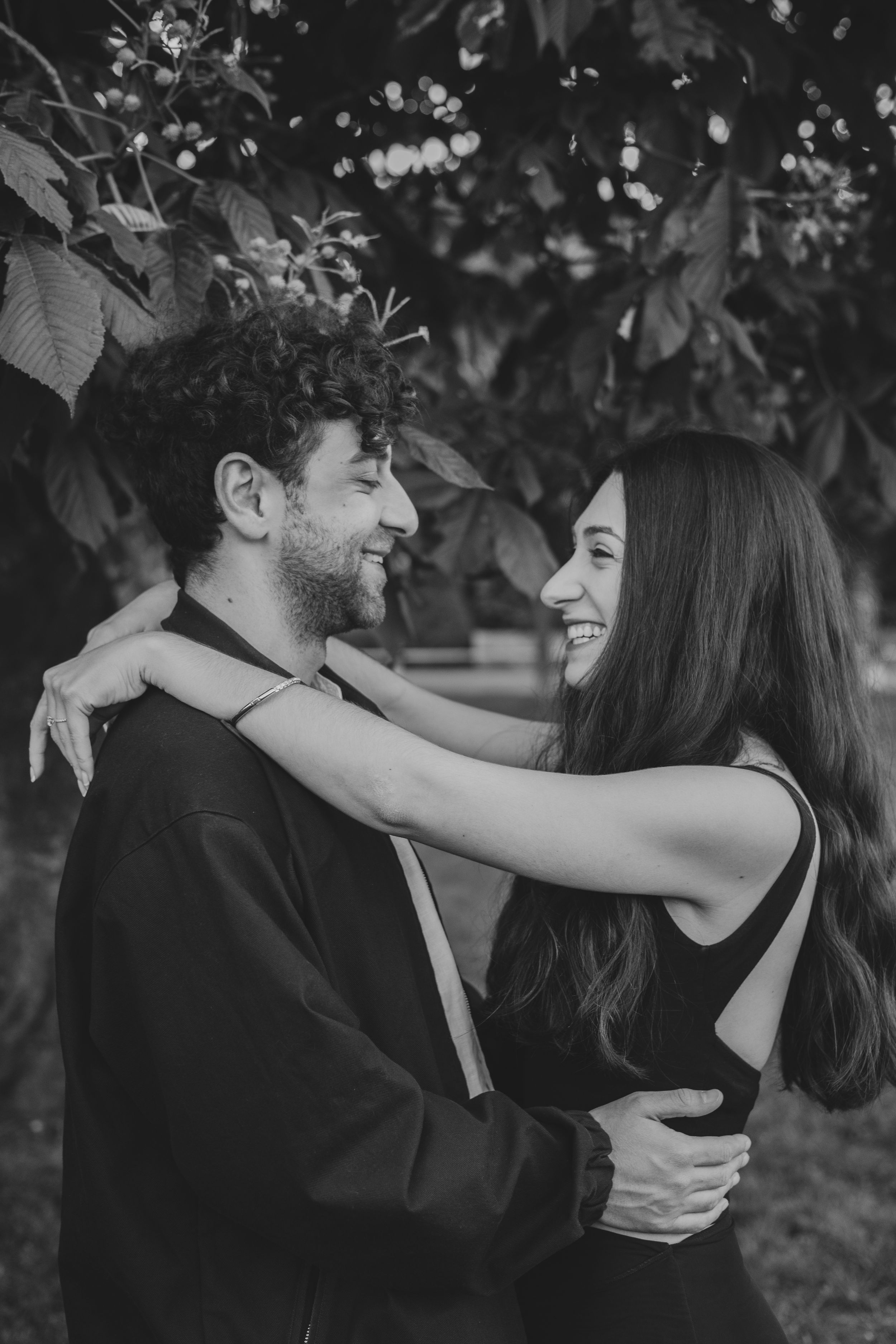 Broadway proposal photography on a meaningful bench in the Cotswolds.
