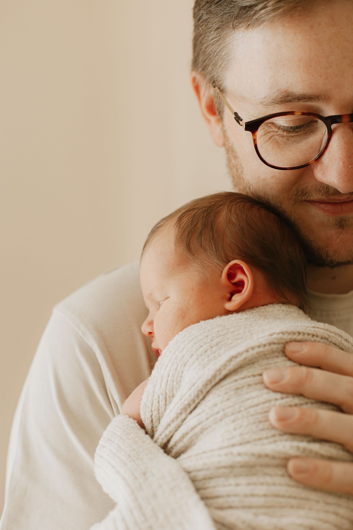 Comfortable and Natural newborn photos in Kent