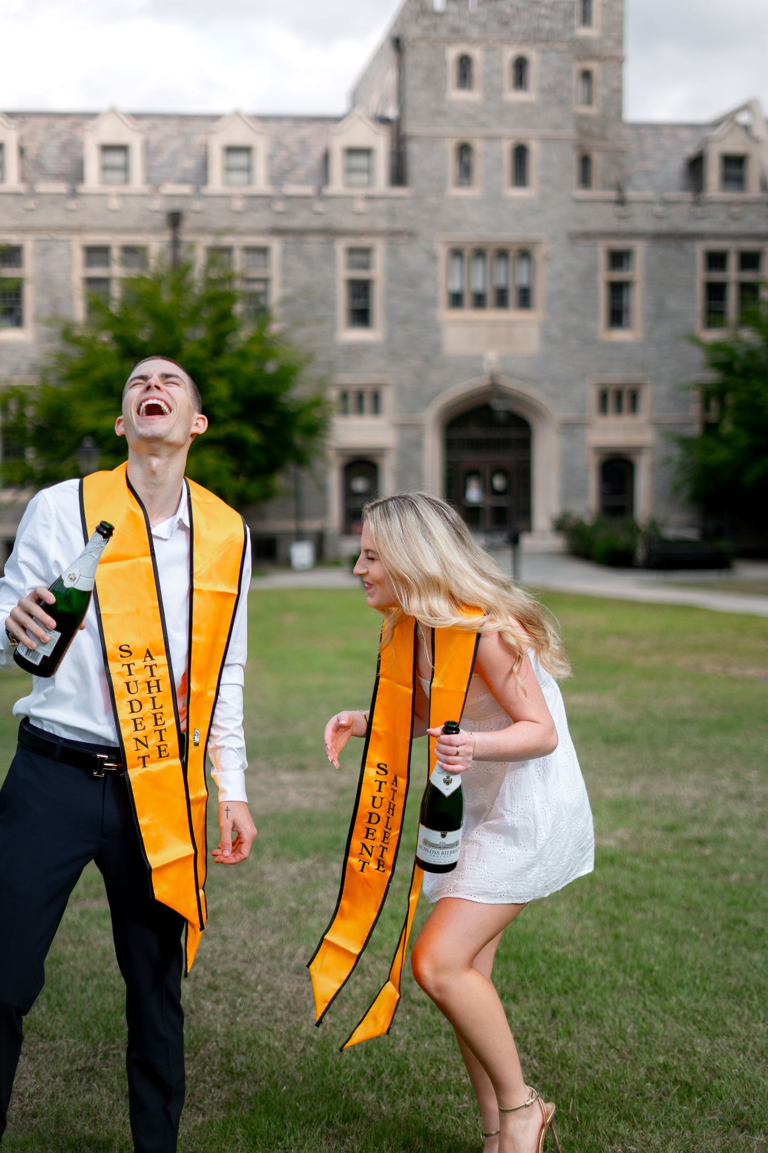 Oglethorpe graduation photos at weltner library, one of the best spots for Oglethorpe grad portraits in atlanta georgia