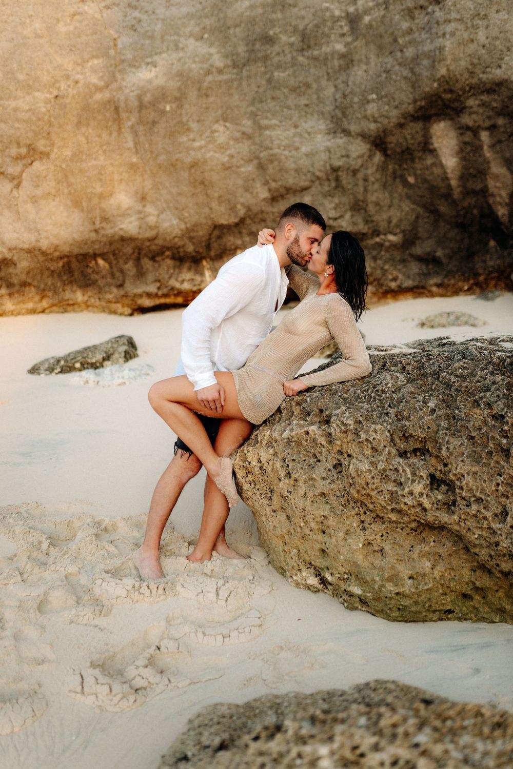 Romantické párové focení u moře na Bali, foceno fotografem Lukášem Vavřincem