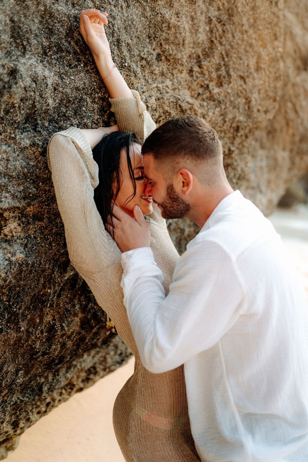 Romantické párové focení u moře na Bali, foceno fotografem Lukášem Vavřincem