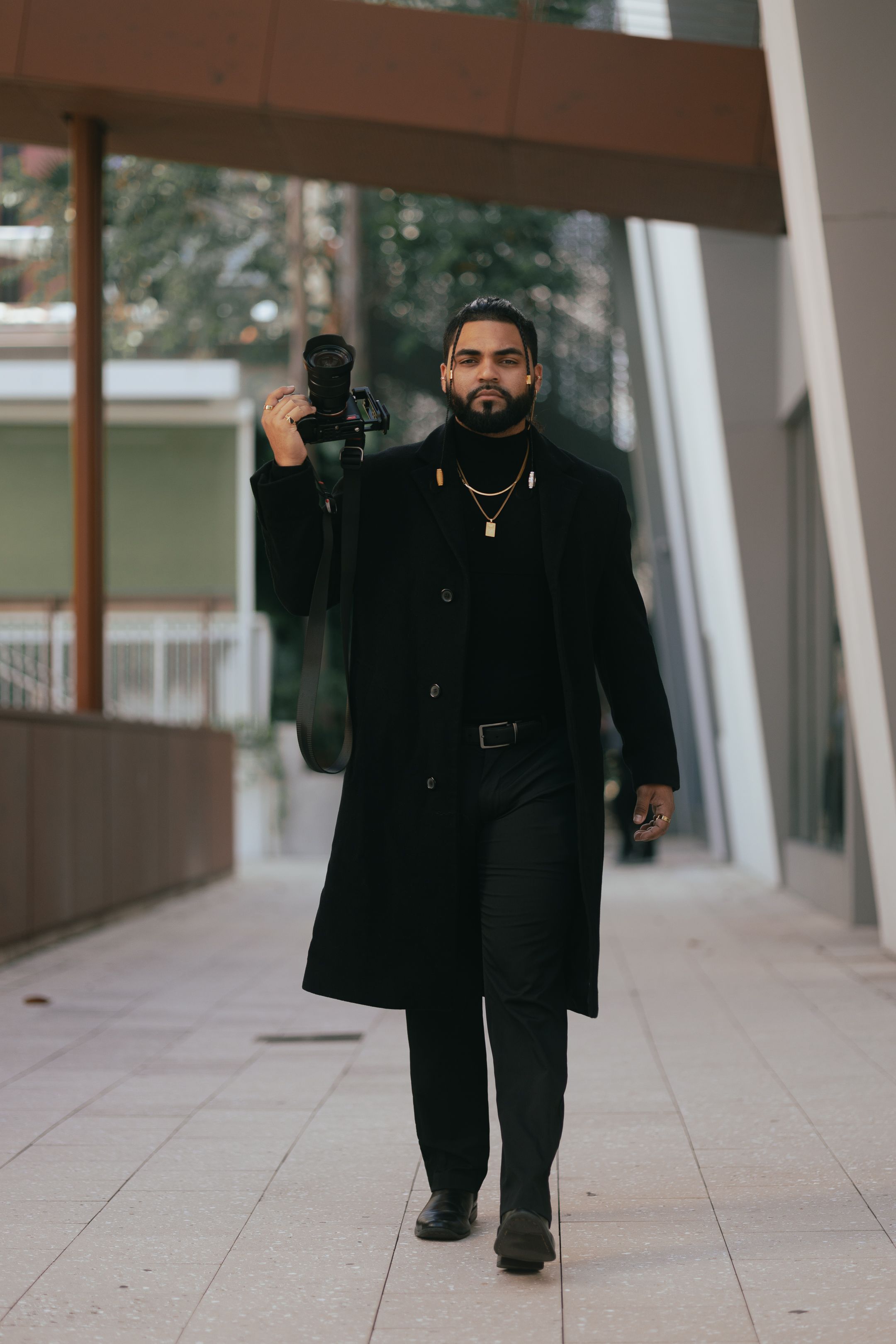 Editorial streetwear in West Palm Beach, Mannyportraits captures cinematic style for fashion photography in South Florida.