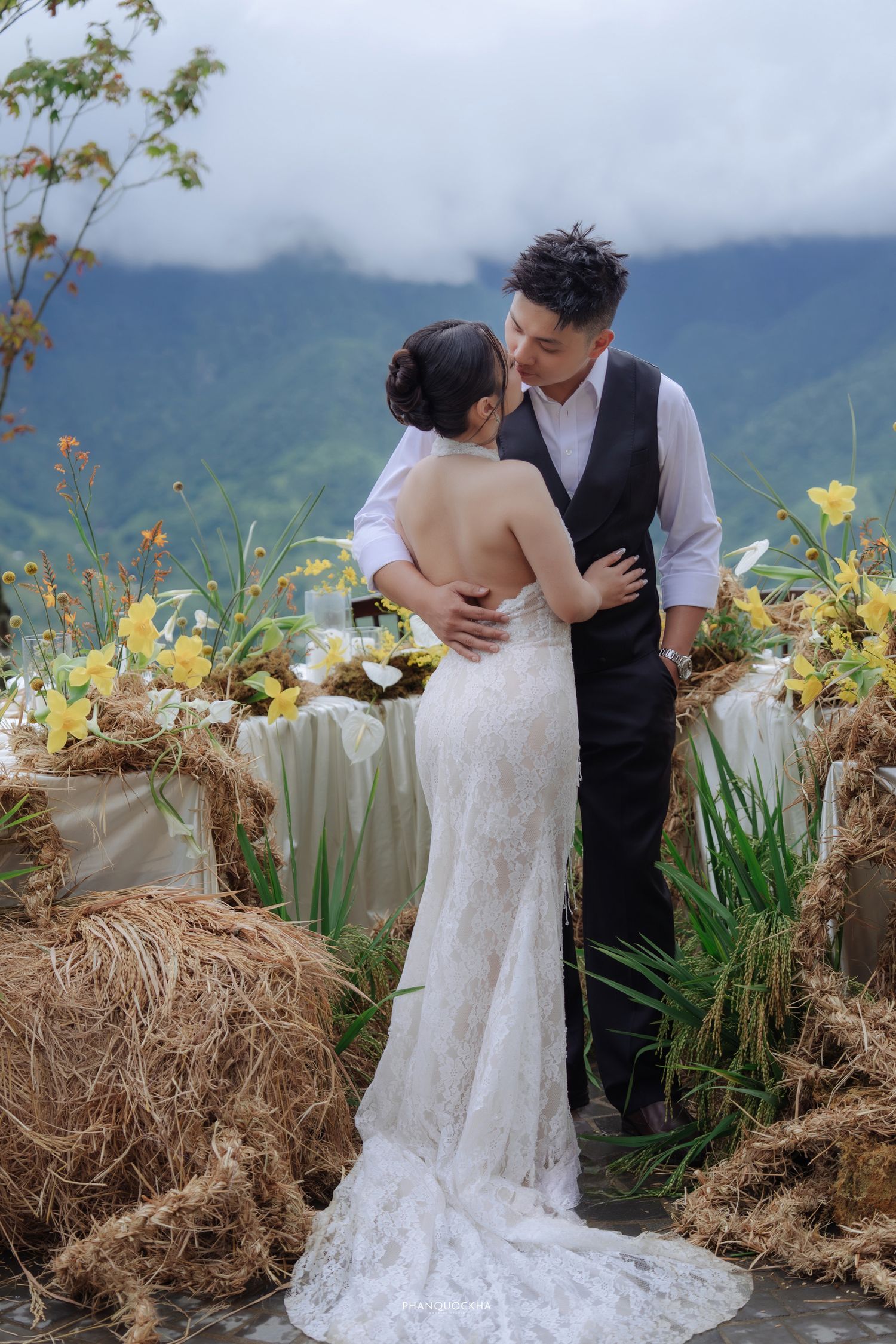 Elopement wedding couple in Sapa Vietnam