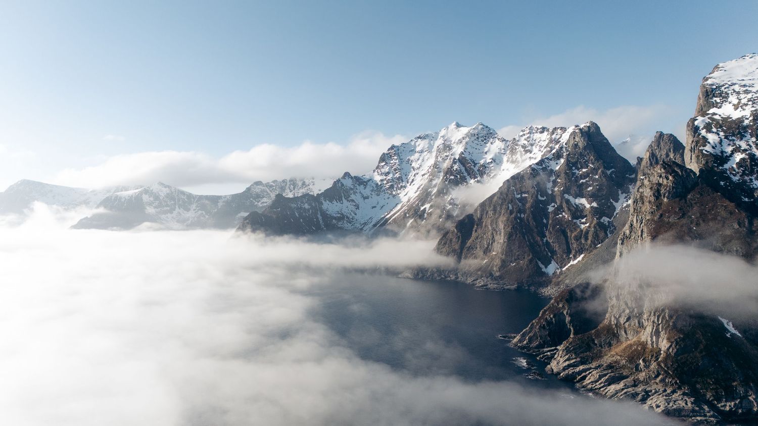 montagnes hiver lofoten