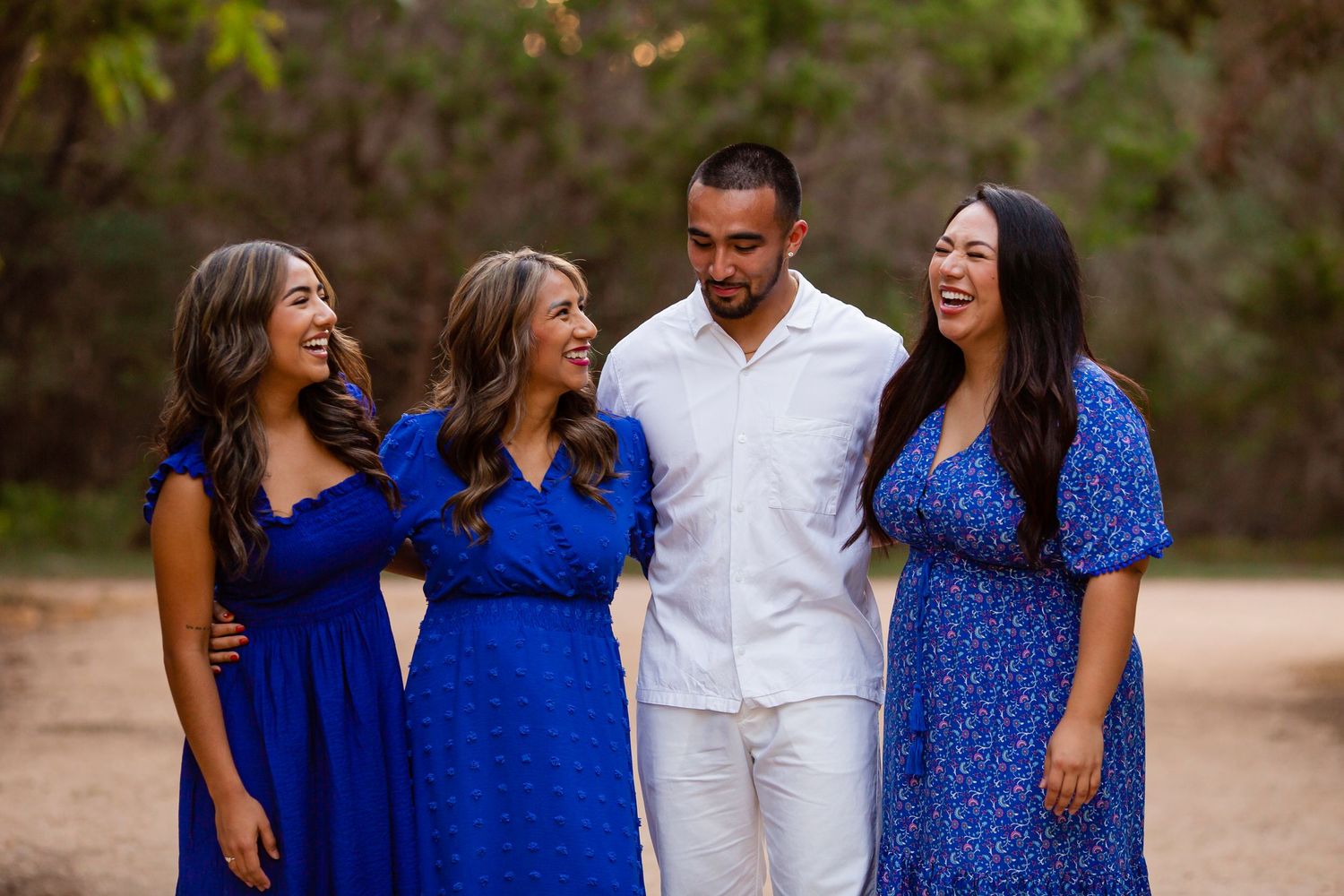Multi-family sessions, family portraits, and heirloom images tailored to your group. Serving New Braunfels, Austin & Surrounding areas.