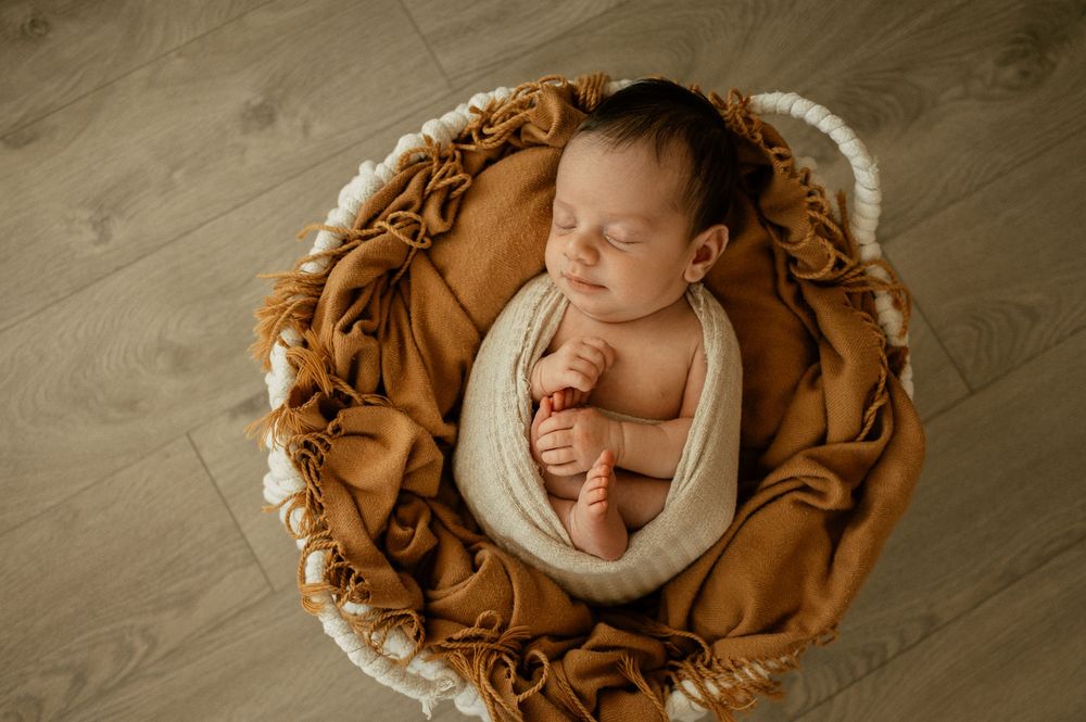 Lifestyle Photography by Marina Dams Indoors Newborn Photoshoot Vancouver