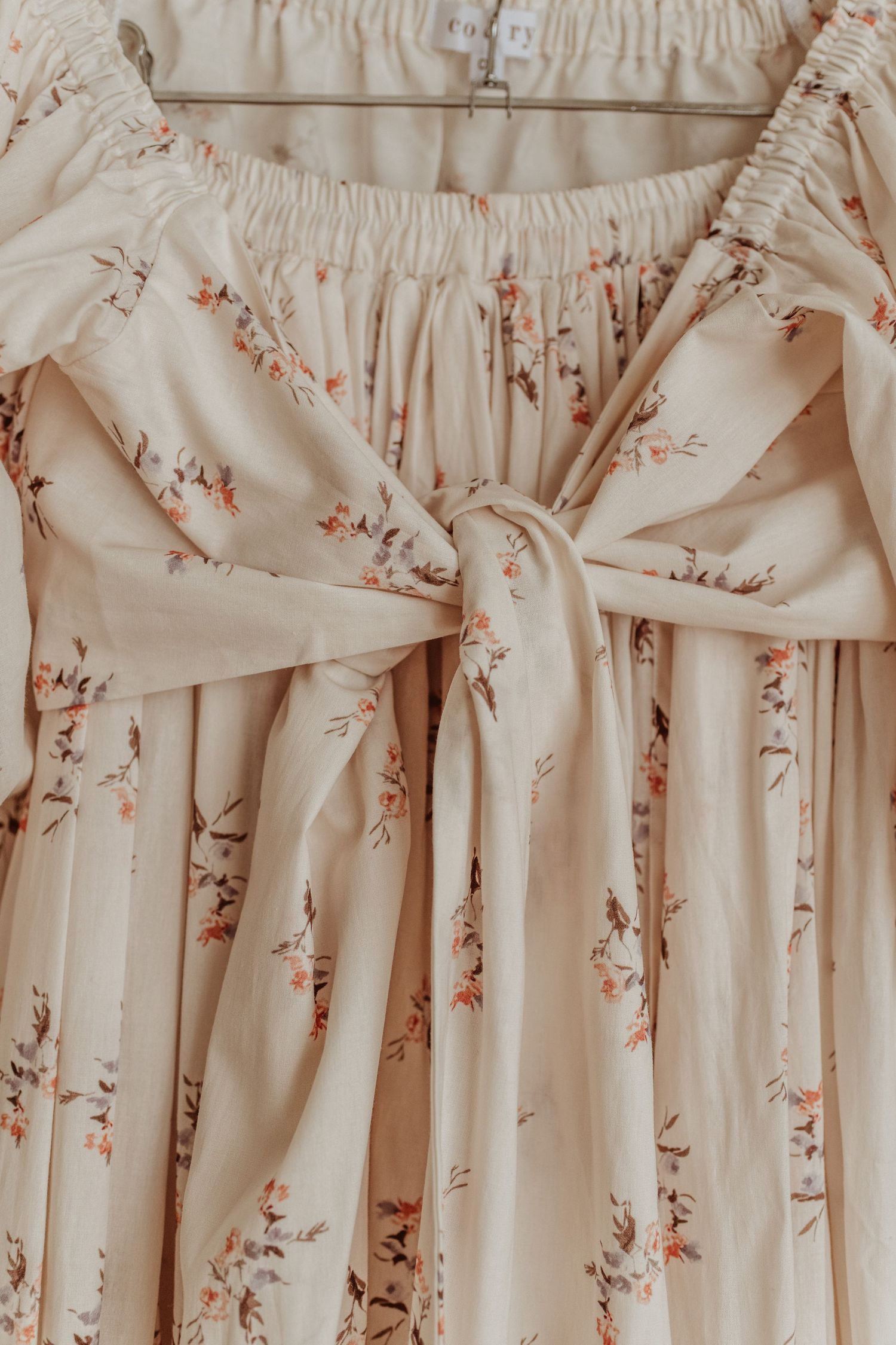 Client wardrobe supplied by Jessica Henderson Photography