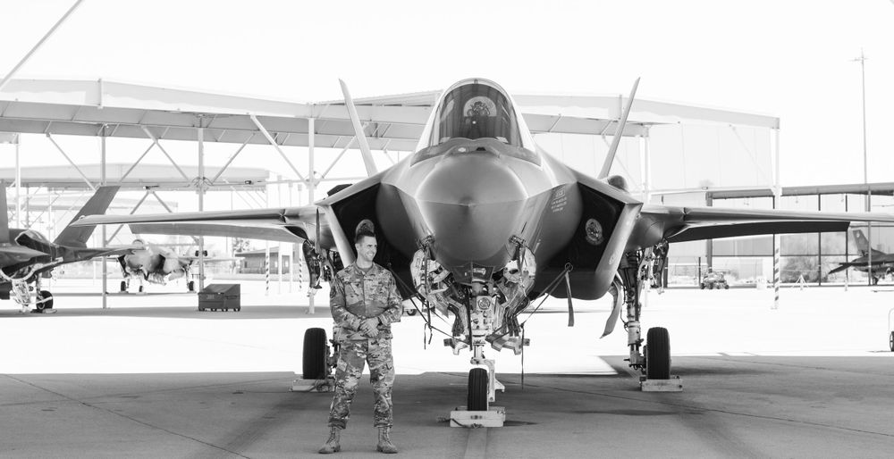 Military retirement. Military aircraft. Retirement party.
